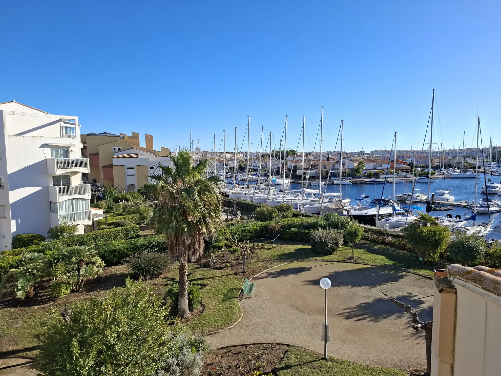 Appartement duplex avec deux terrasses face aux bateaux au Cap d'Agde