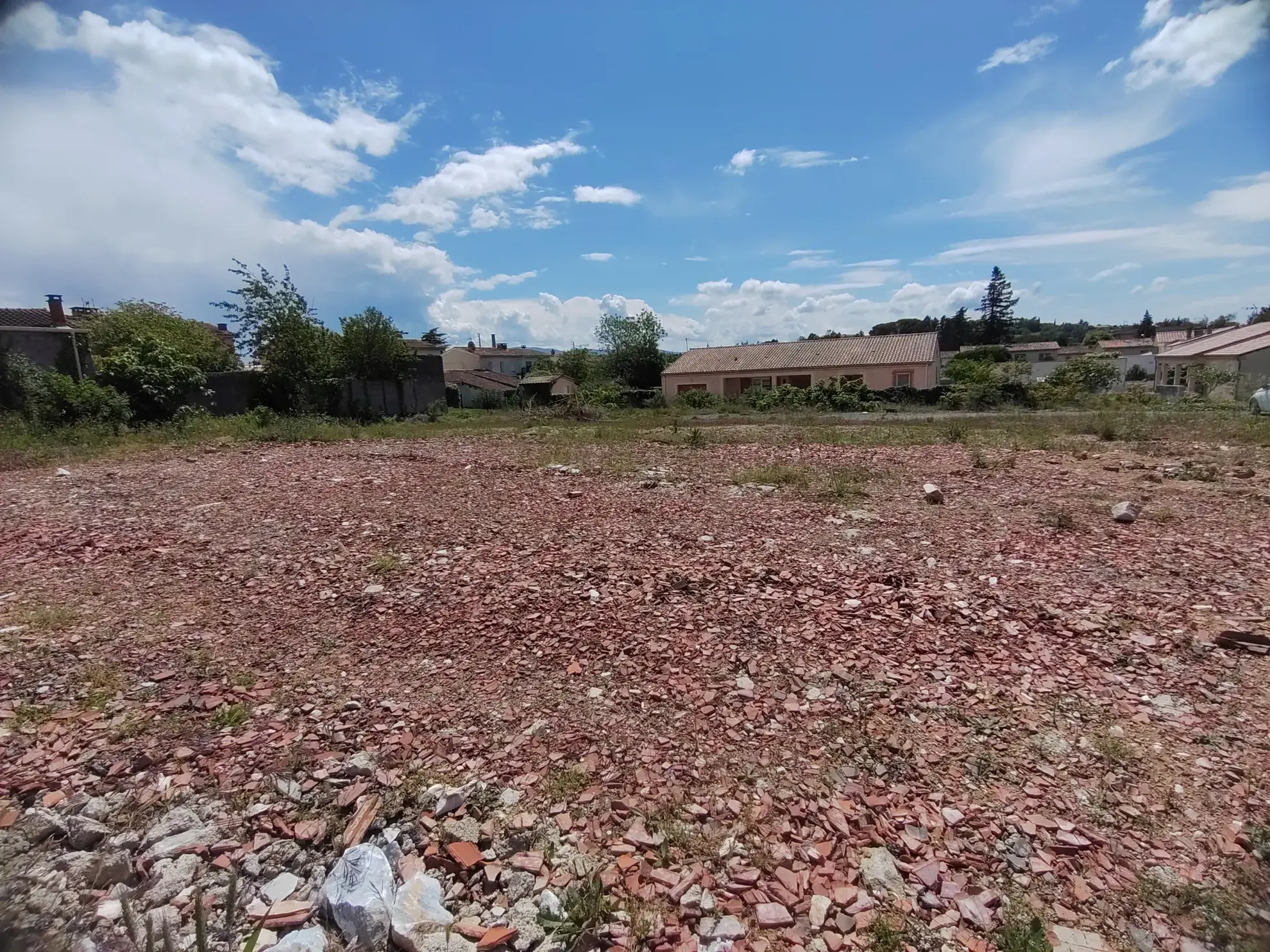 Terrain constructible de 1 568 m² à Castres dans le quartier Roulandou 