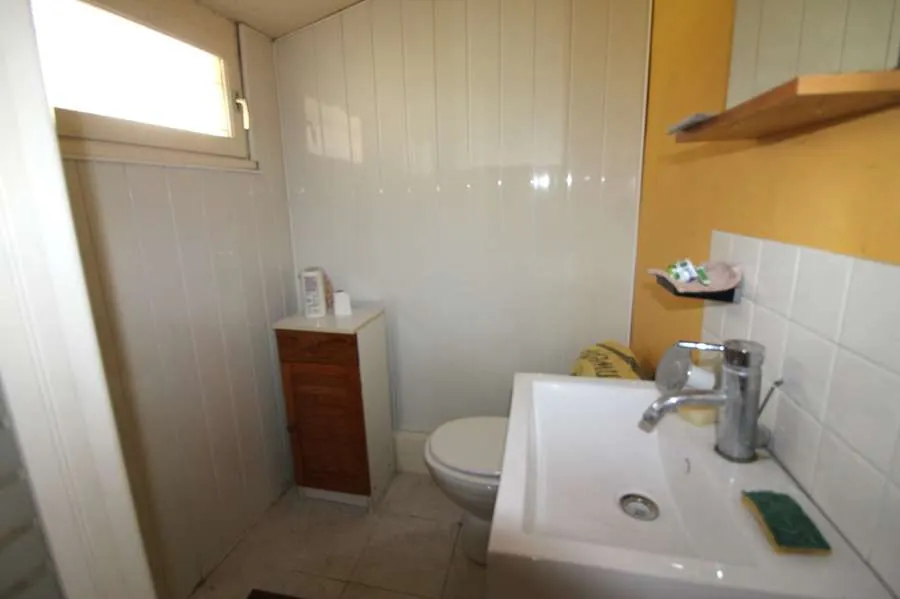 Maison de campagne avec forge à Varzy – Potentiel de rénovation sur 387 m² 