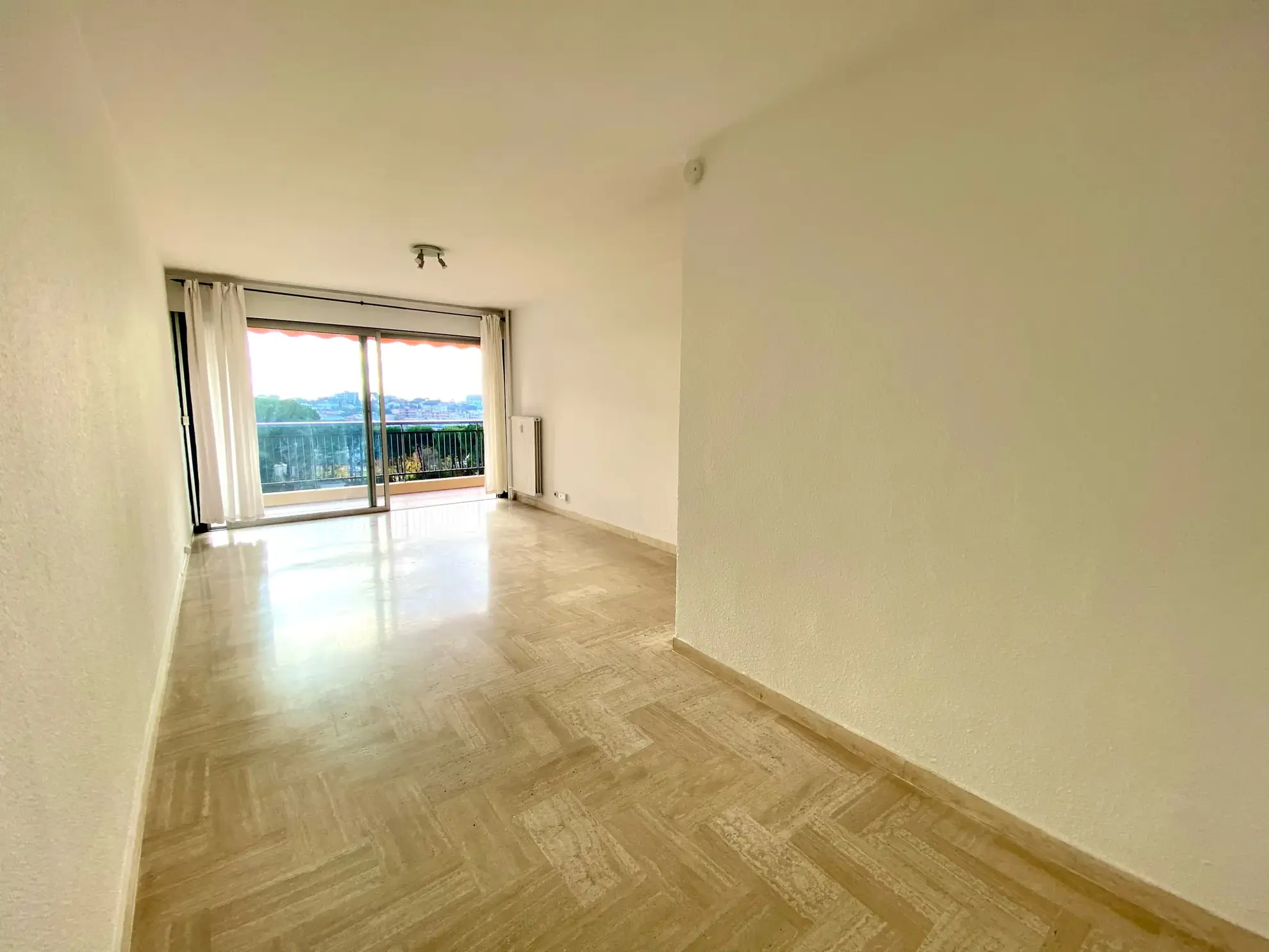 Vente appartement 2 pièces de 57,36 m² au Le Cannet avec terrasse sud