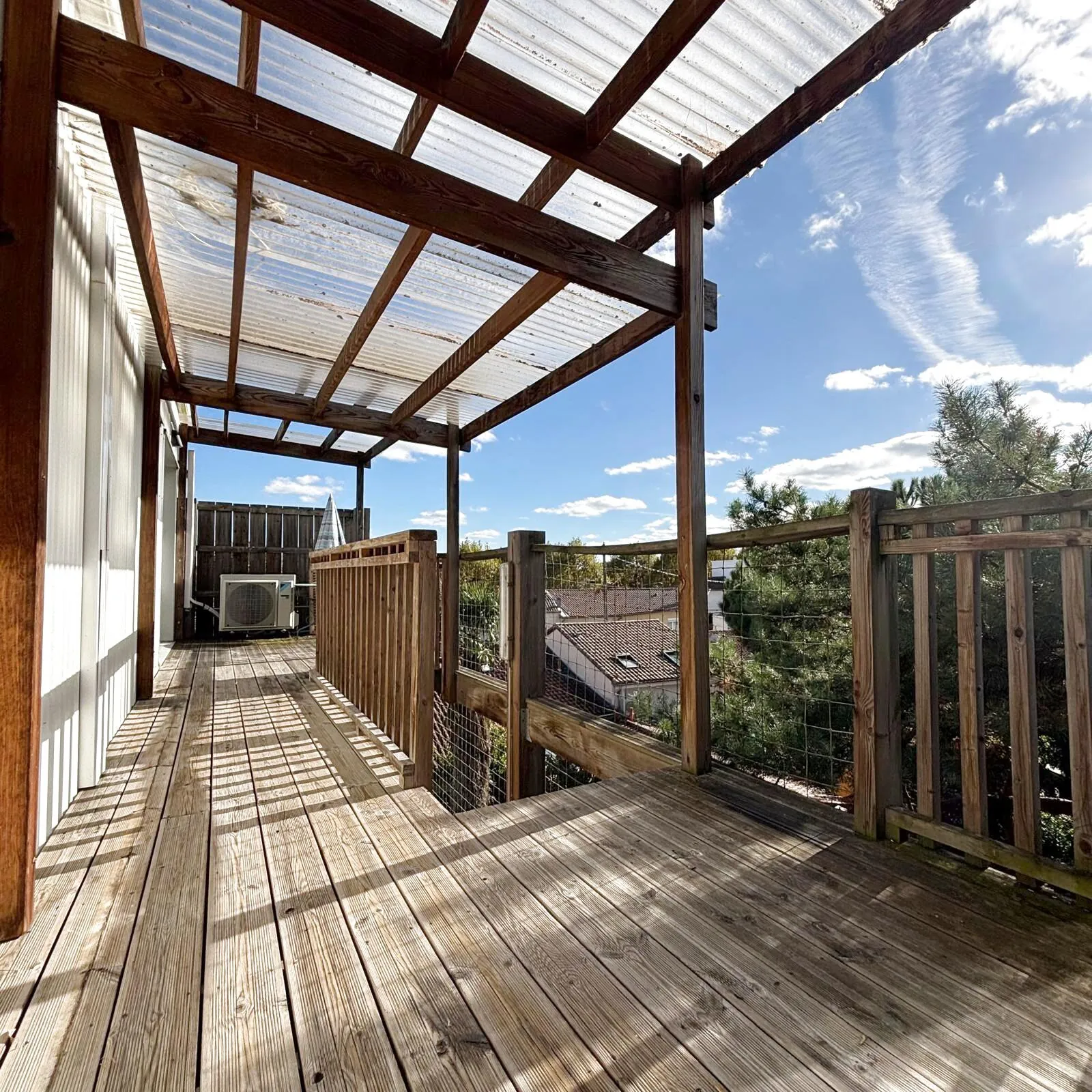 Appartement T4 de 96 m² avec terrasse à Bordeaux proche Bègles