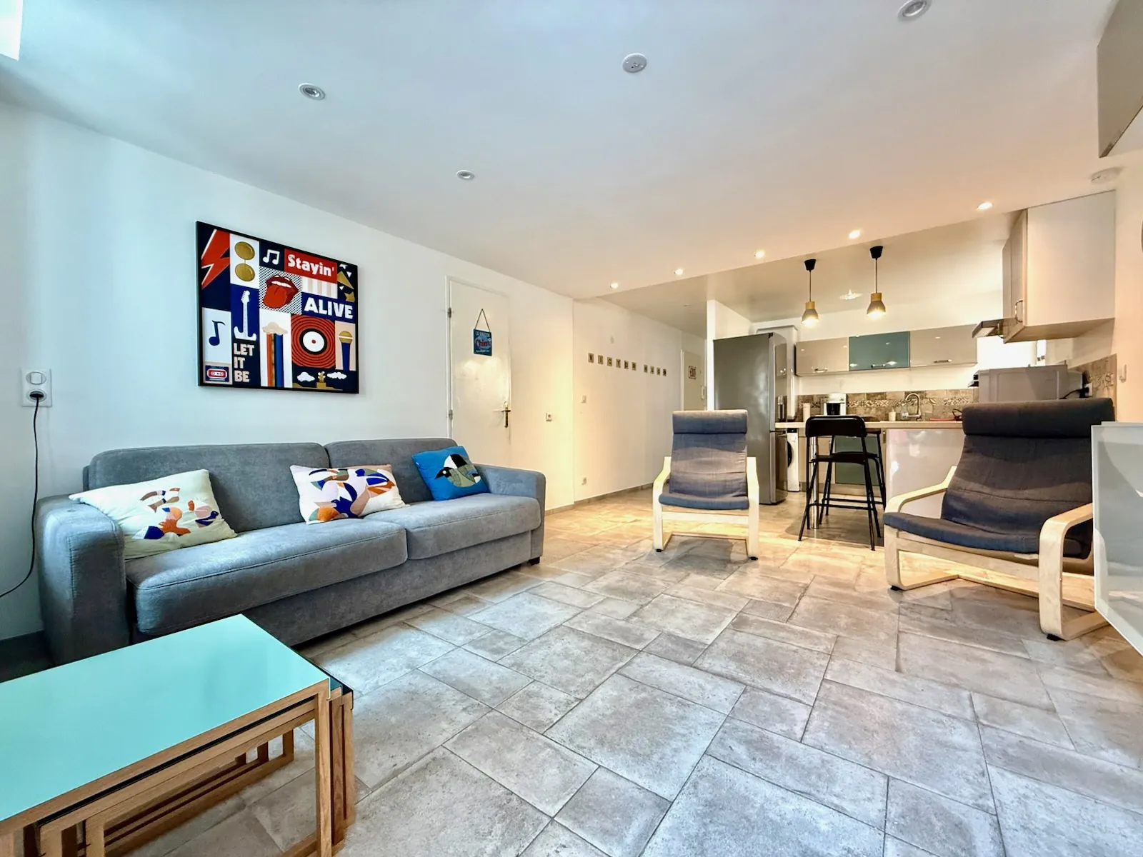 Appartement T2 en rez-de-jardin à Six Fours les Plages avec parking et proximité commerces 