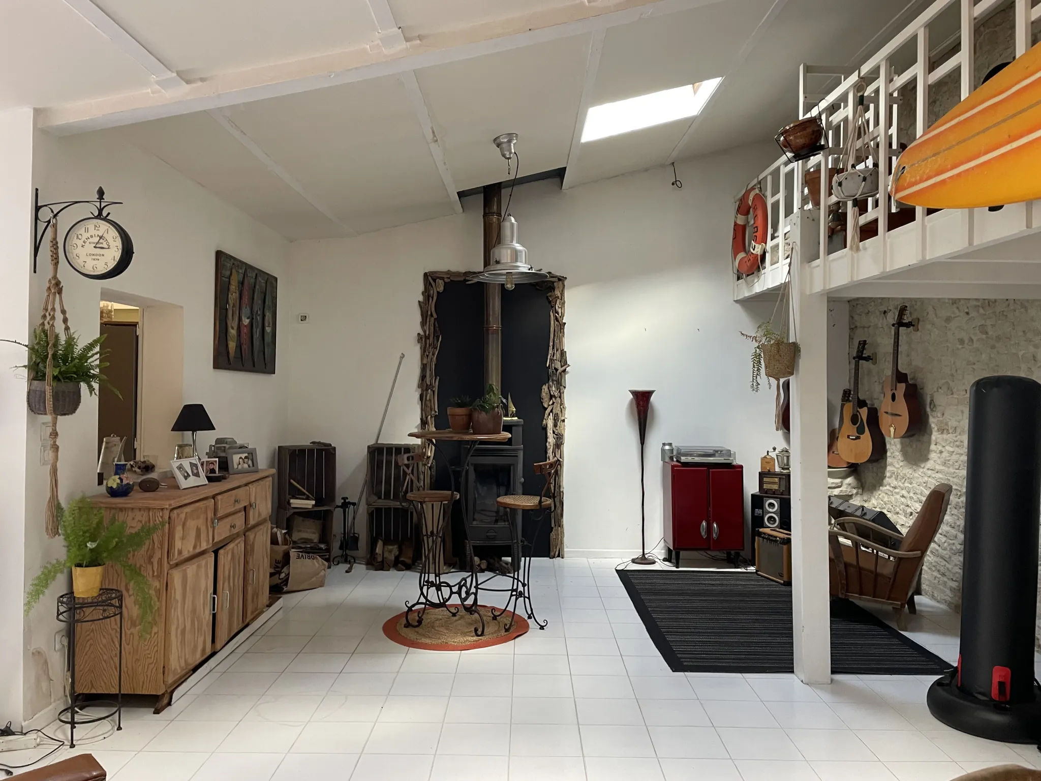 Charmante maison de caractère avec terrain arboré à Aigrefuille d'Aunis 