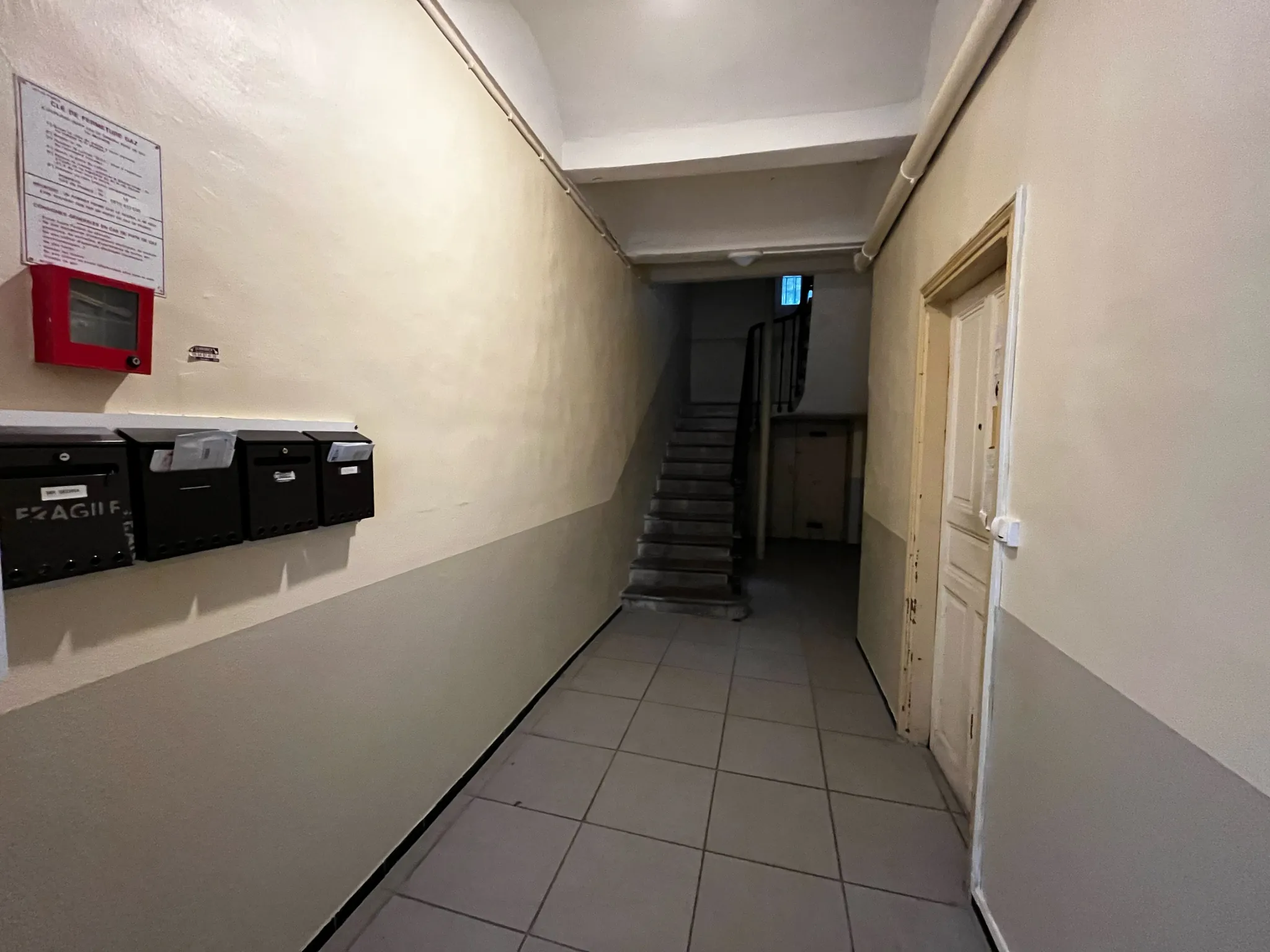 Immeuble de rapport à vendre à Alès, centre-ville, 4 appartements loués 