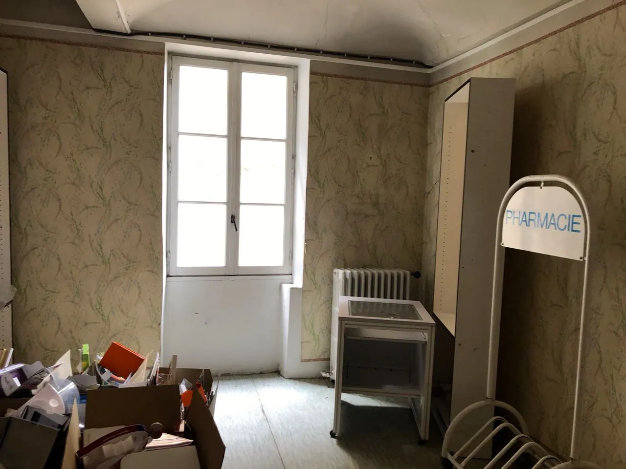 Immeuble locatif avec local commercial et appartements à Marcigny – Centre-ville 