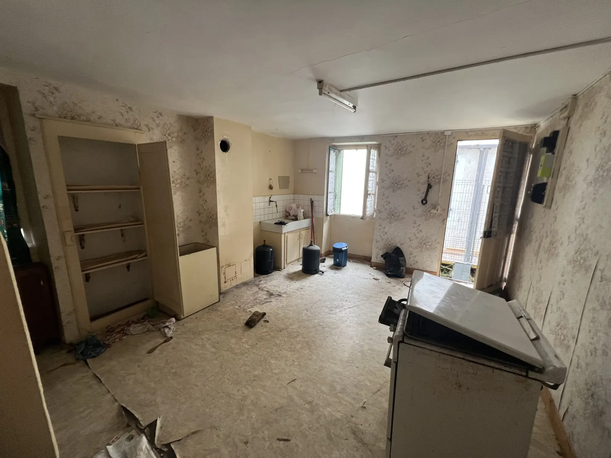 Petite maison à Montbard avec fort potentiel proche du centre-ville 