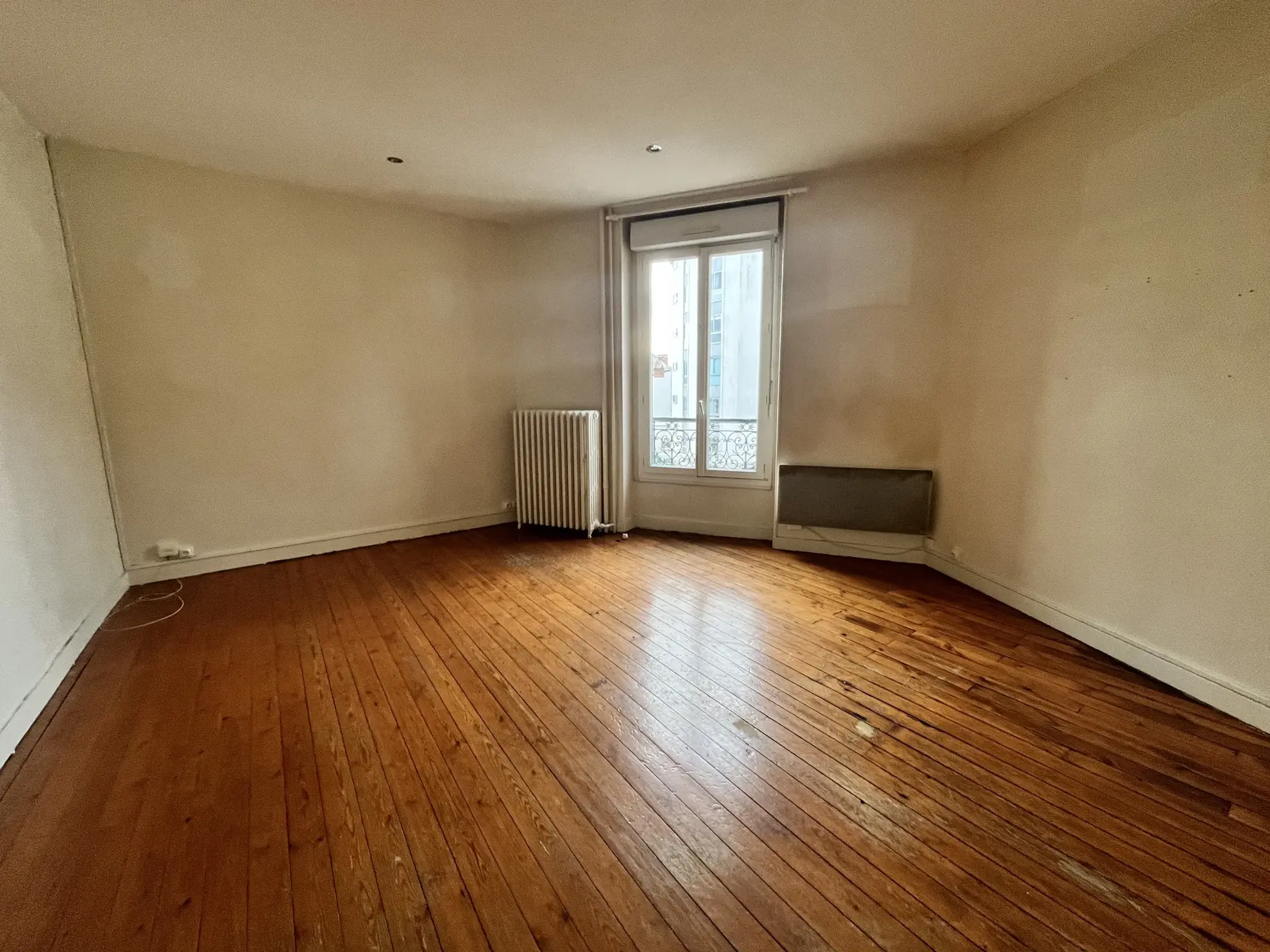 Appartement T3 de 63m² en centre-ville du Mans avec cachet et rénovation à prévoir 