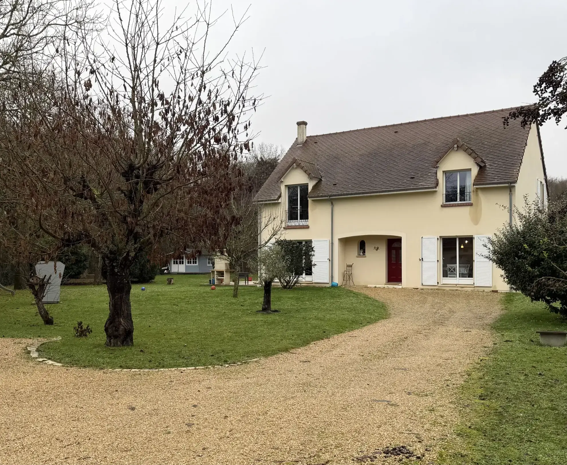 Maison à Nargis avec 4 chambres, garage et terrain de 2802 m²