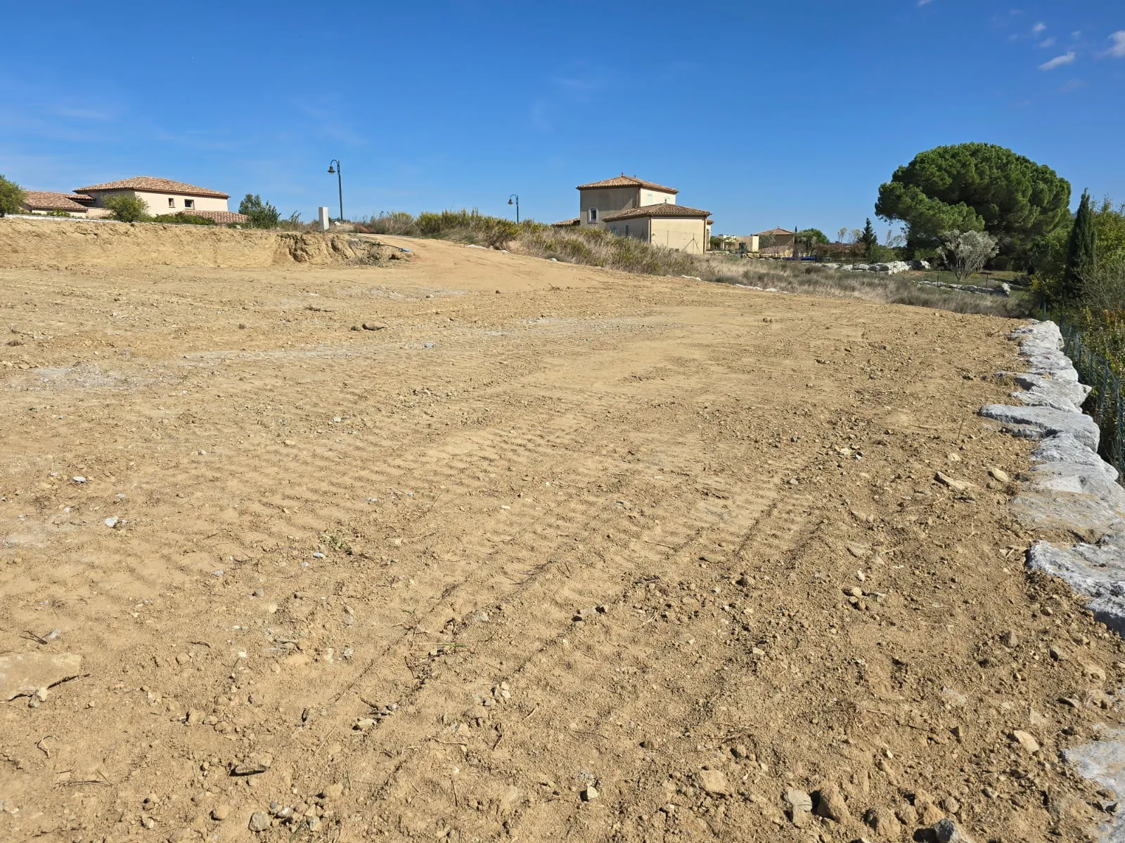 Terrain constructible de 738 m² à Carcassonne, lotissement Cavyère 