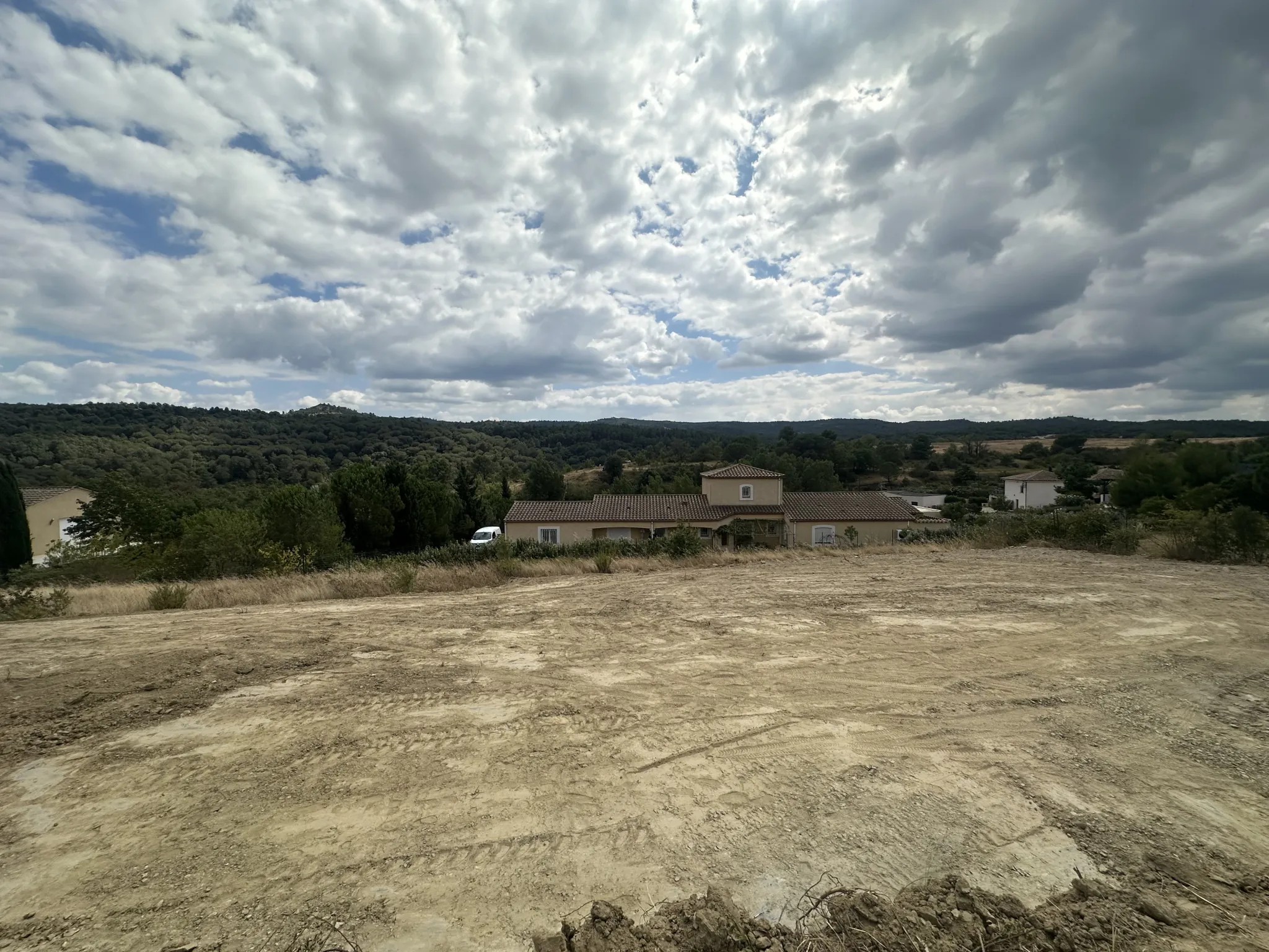 Terrain constructible de 738 m² à Carcassonne, lotissement Cavyère 