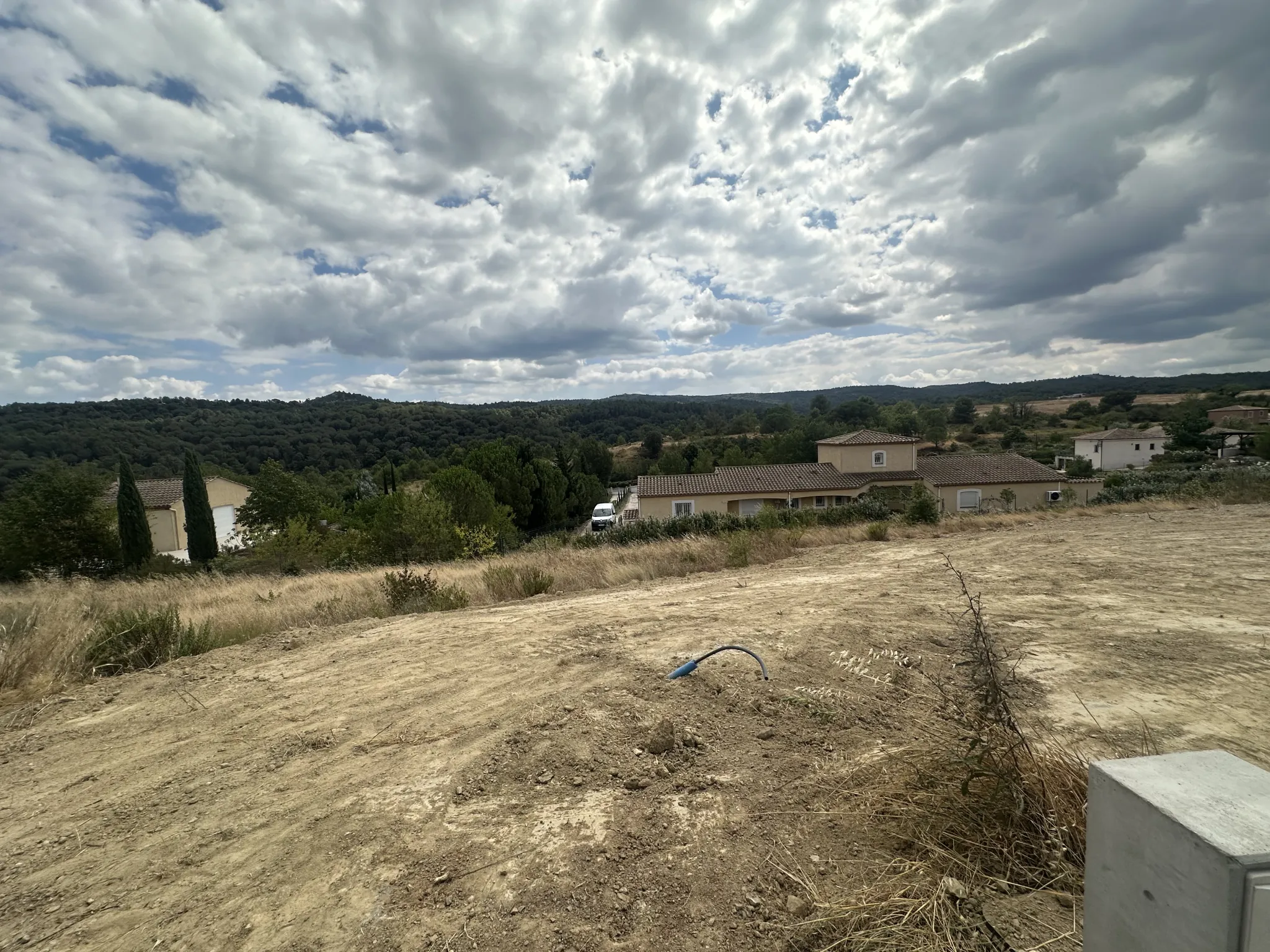 Terrain constructible de 738 m² à Carcassonne, lotissement Cavyère 