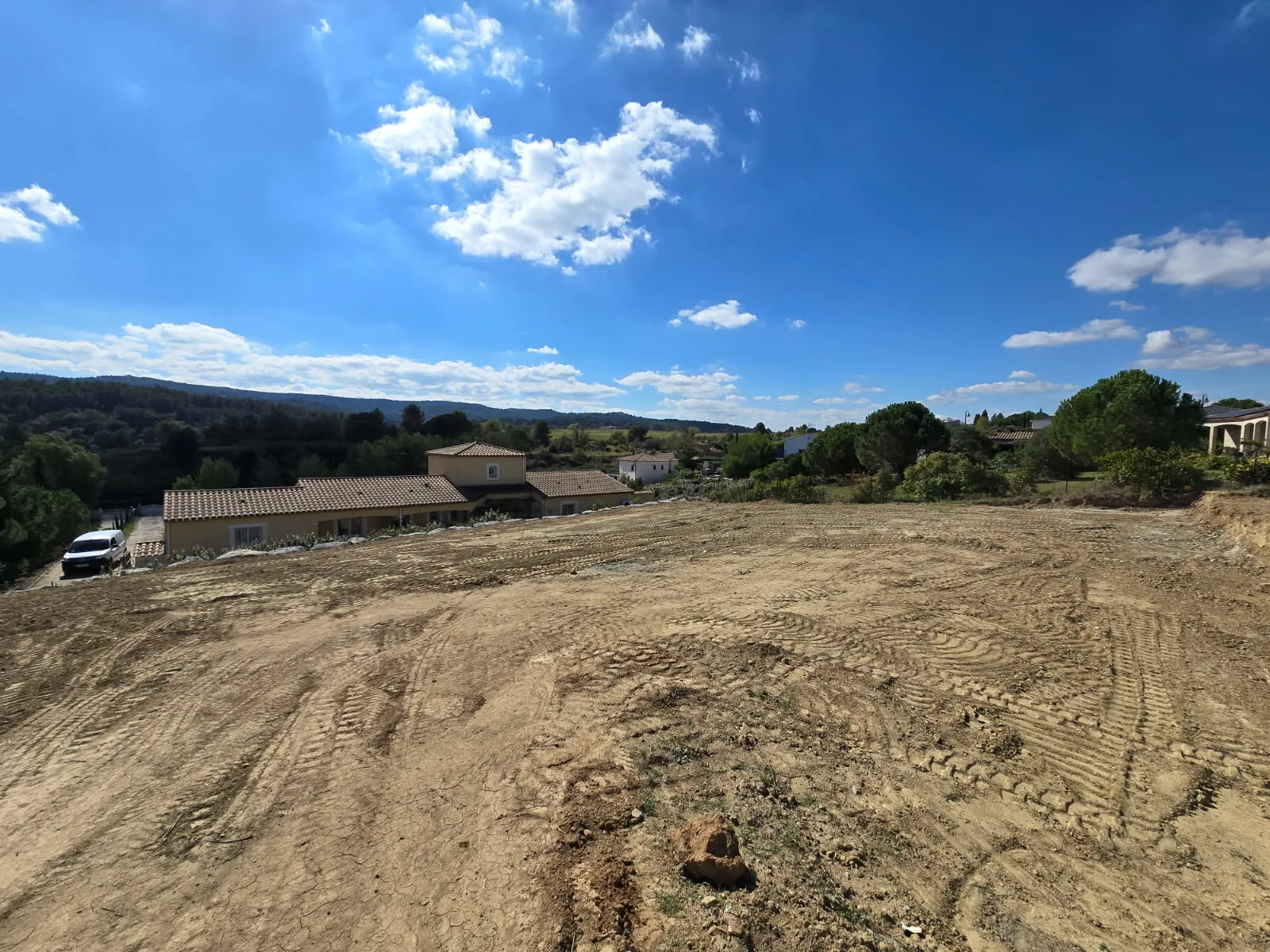 Terrain constructible de 738 m² à Carcassonne, lotissement Cavyère 