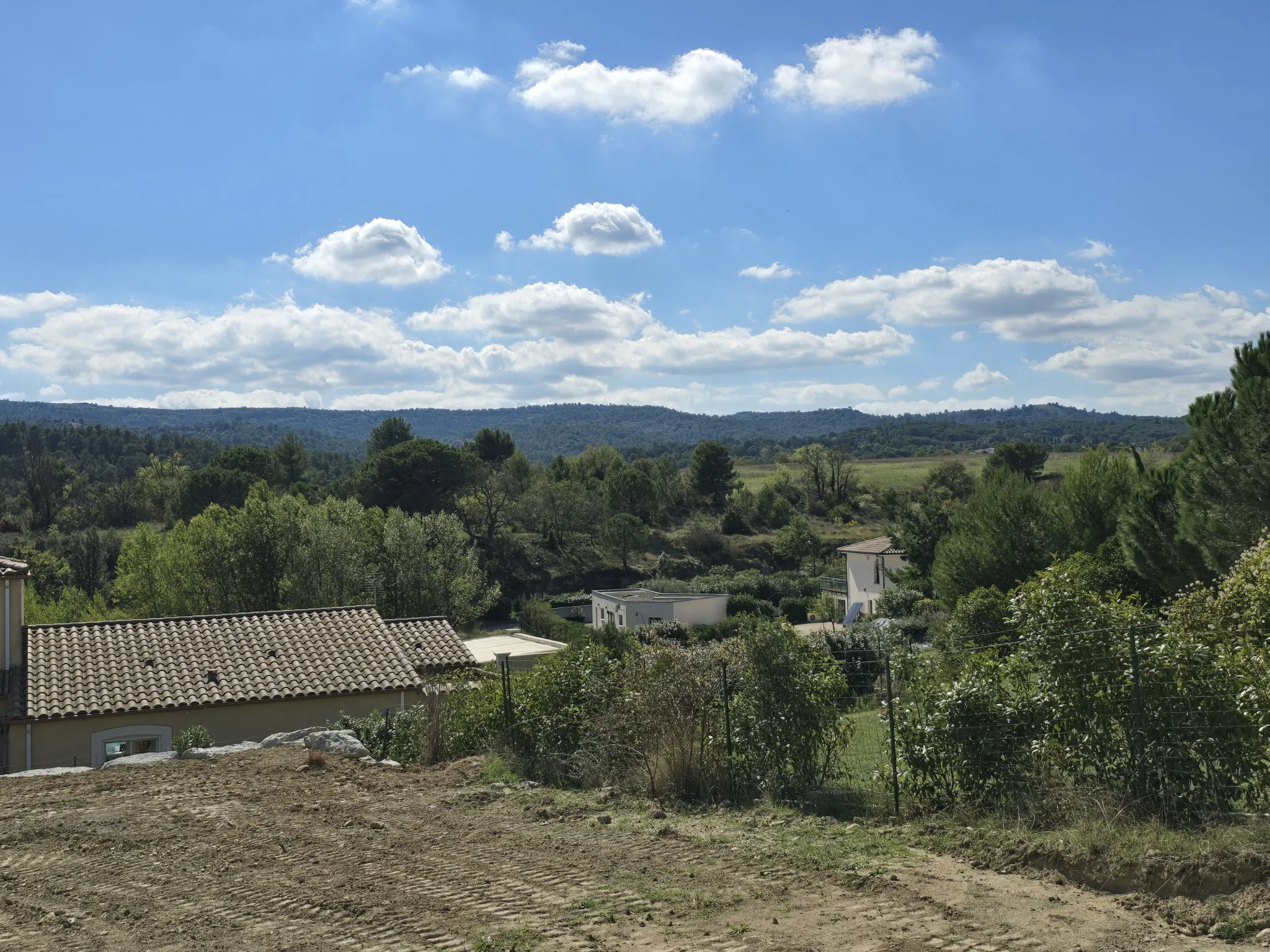 Terrain constructible de 738 m² à Carcassonne, lotissement Cavyère 