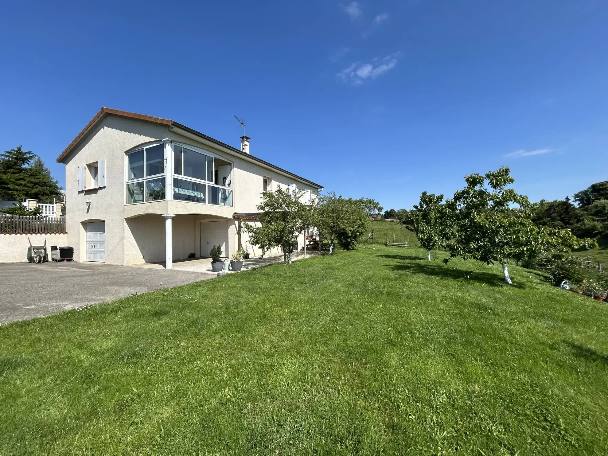 Charmante maison 3 chambres avec sous-sol et terrain à Neulise