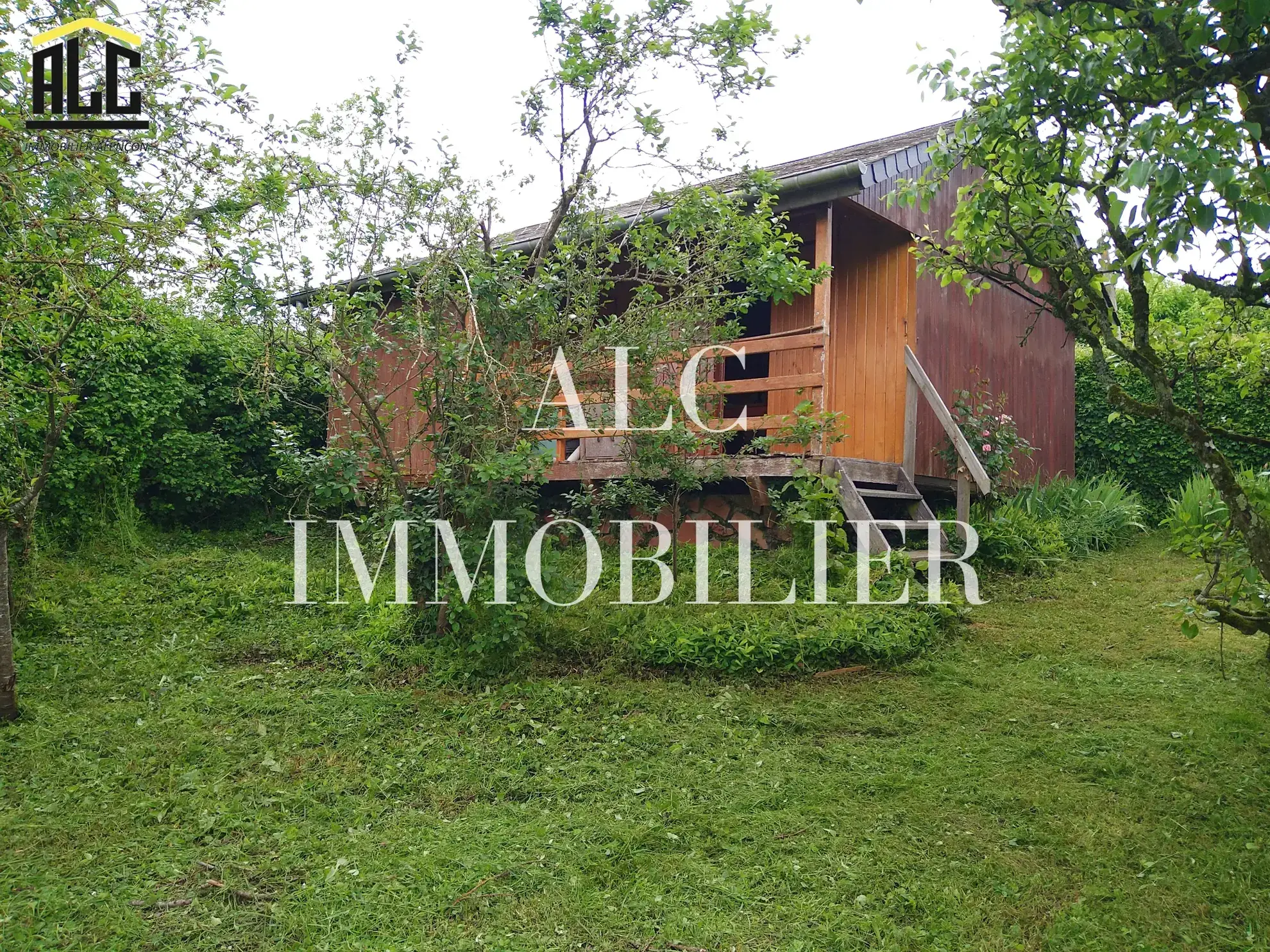 A vendre terrain de loisir de 755 m² avec chalet à Souge le Ganelon