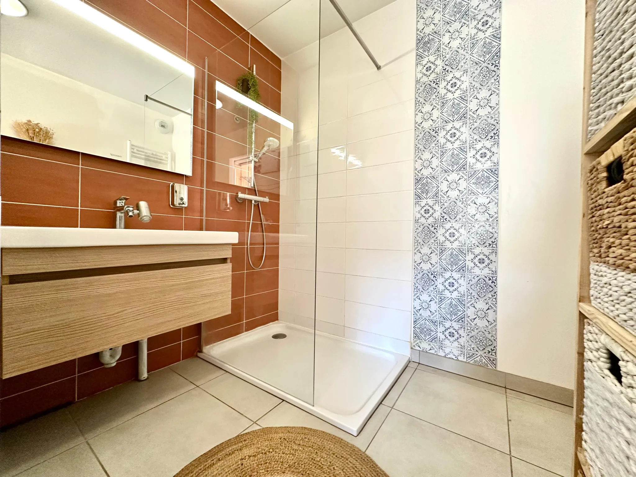 Appartement lumineux avec terrasse et jardin à Villy le Pelloux 