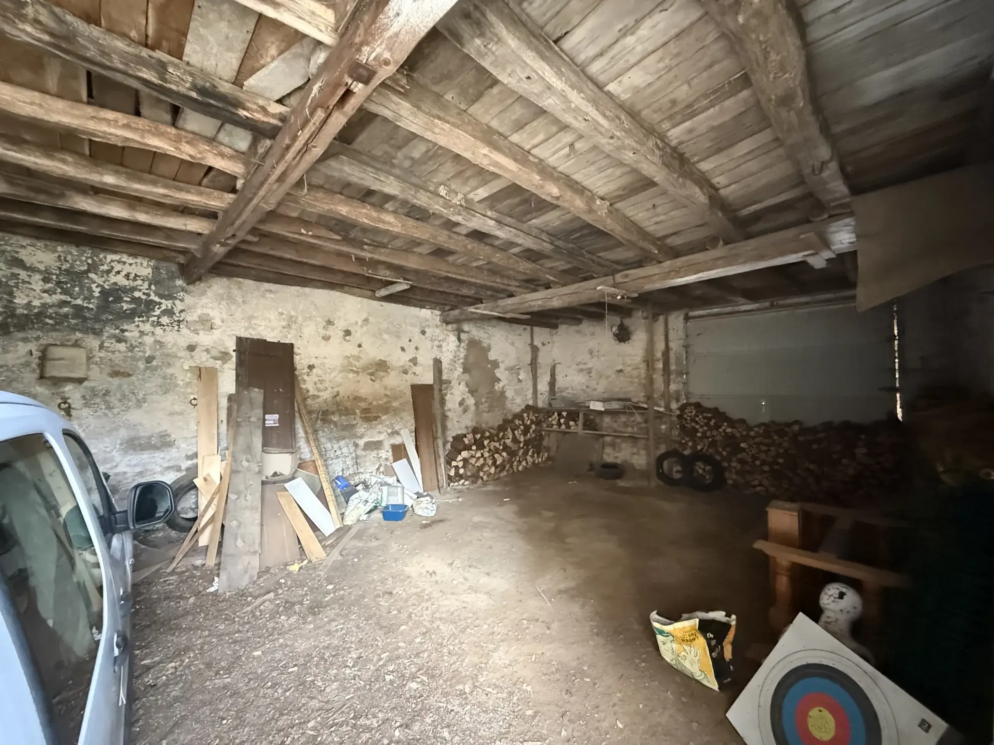 Immeuble avec commerce et logement à Coulmier le Sec, 21400 