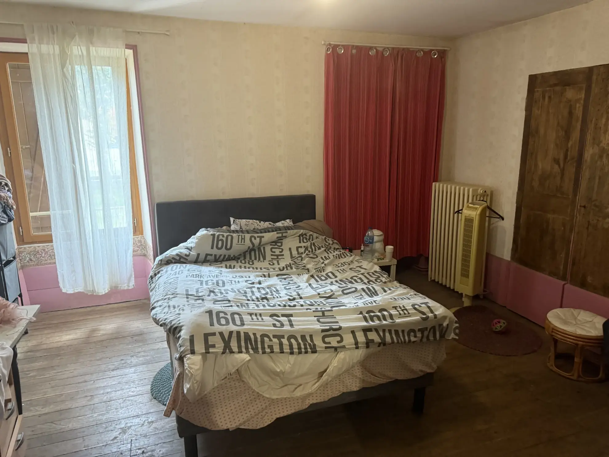 Immeuble avec commerce et logement à Coulmier le Sec, 21400 