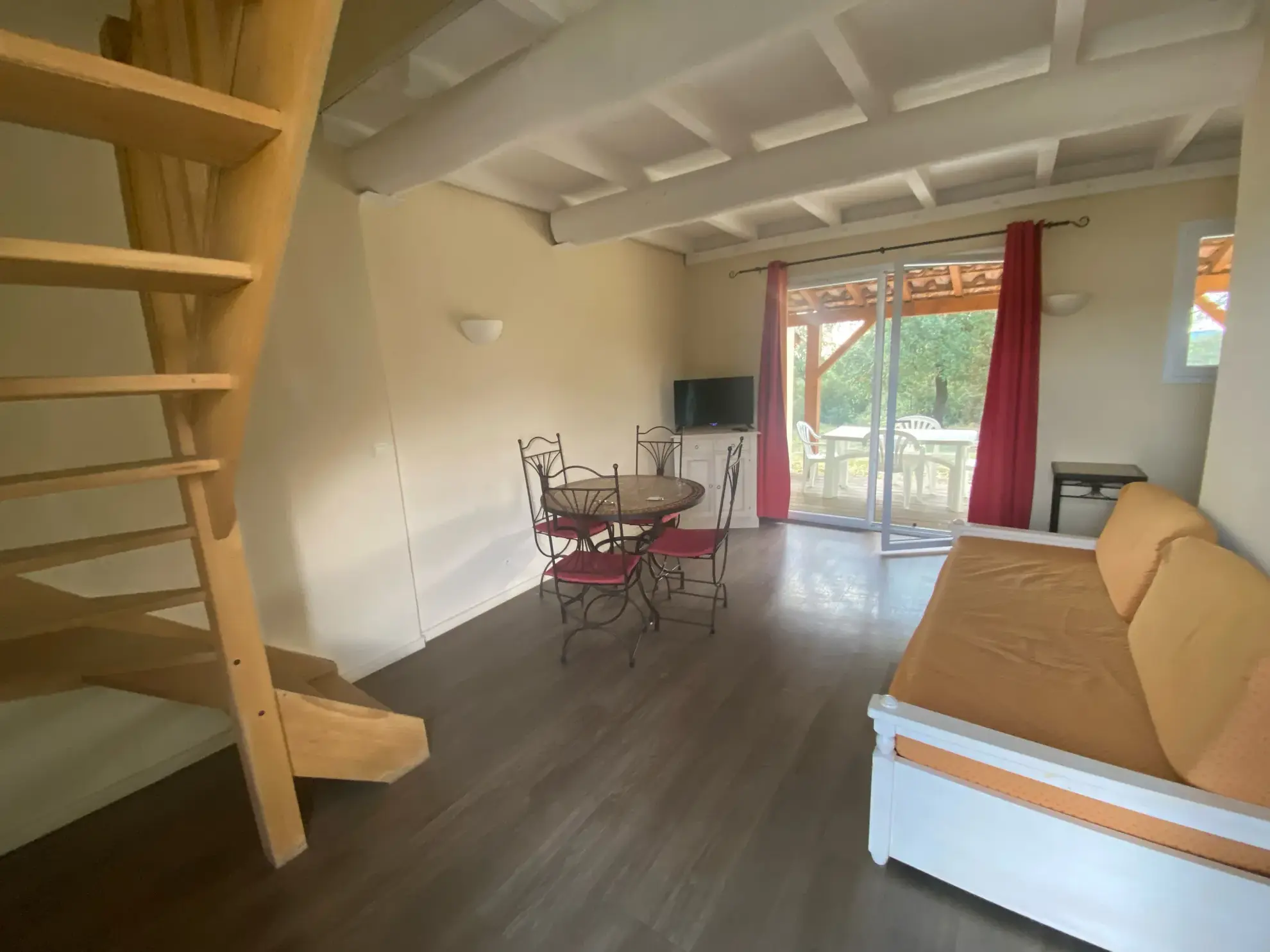 Charmante maison F3 à Sauve avec terrasse, piscine et équipements touristiques dans les Cévennes 