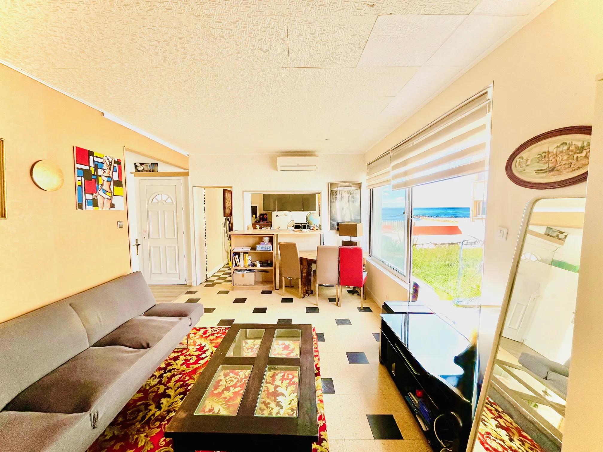 Appartement en front de mer à Palavas-les-Flots avec vue exceptionnelle et possibilité commerciale 