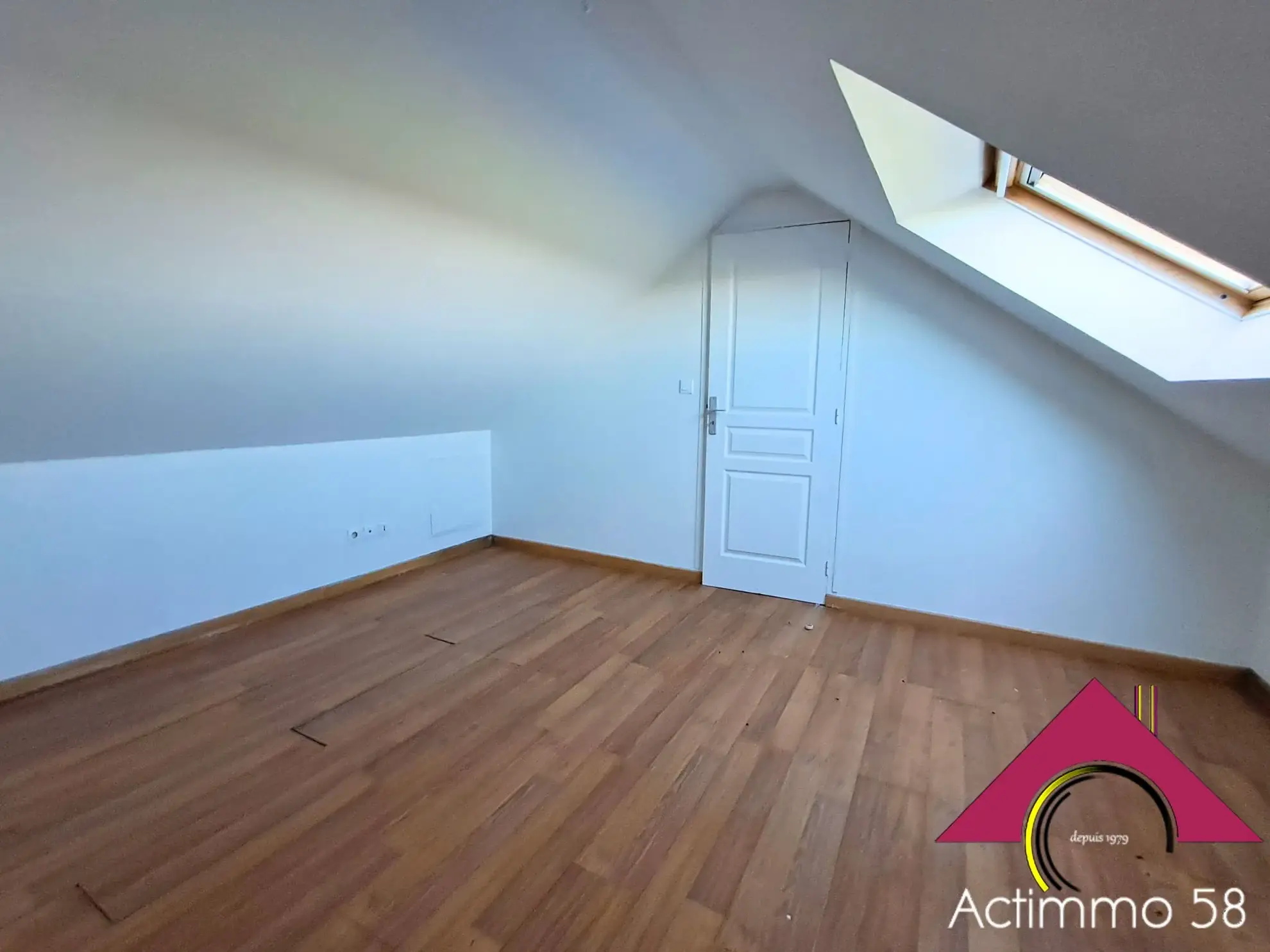 Maison récente avec grand terrain et cadre bucolique à Chantenay st Imbert 