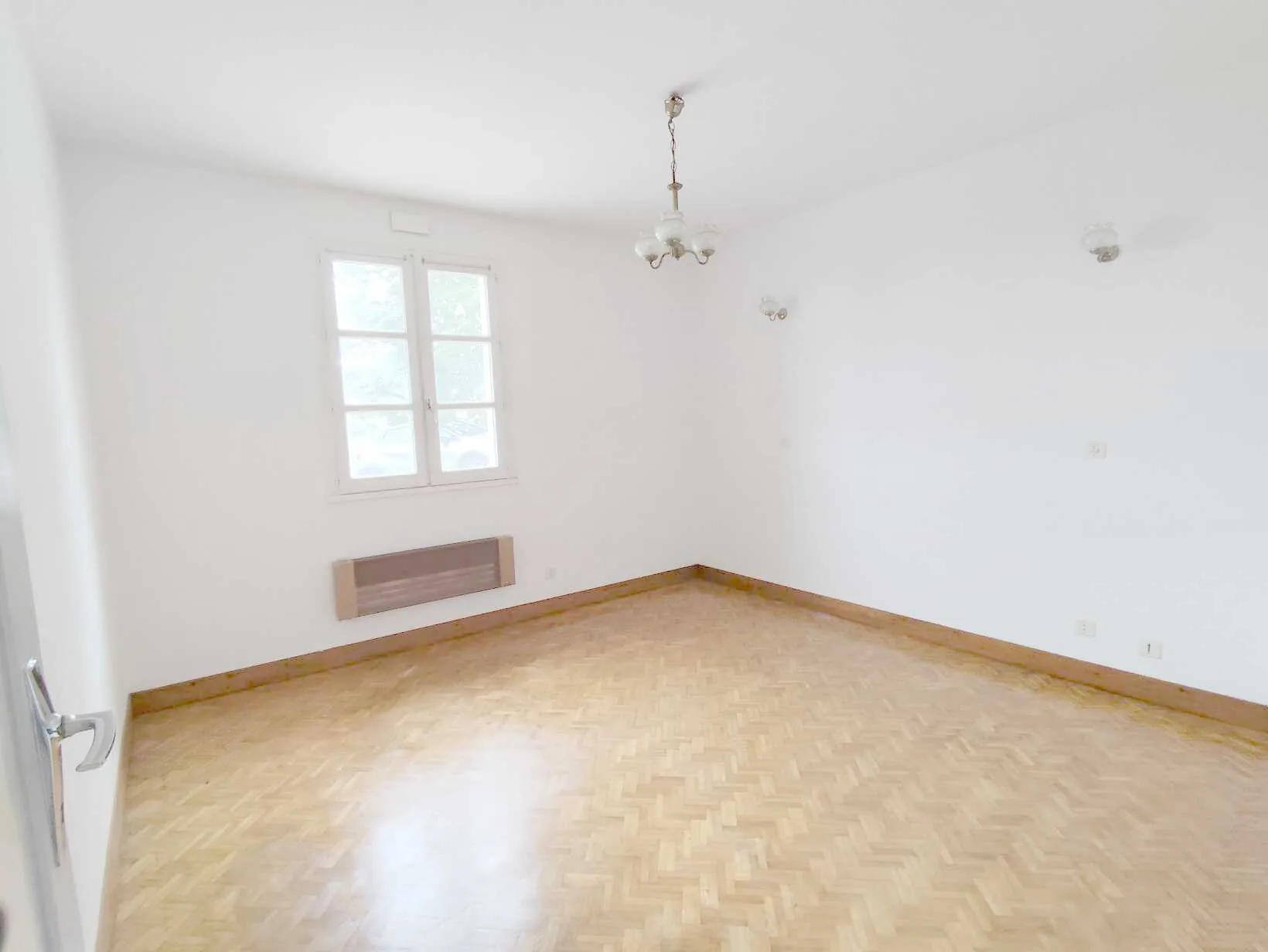 Maison spacieuse avec Annexe et terrain à Saint Victeur - Investissez dès aujourd'hui 