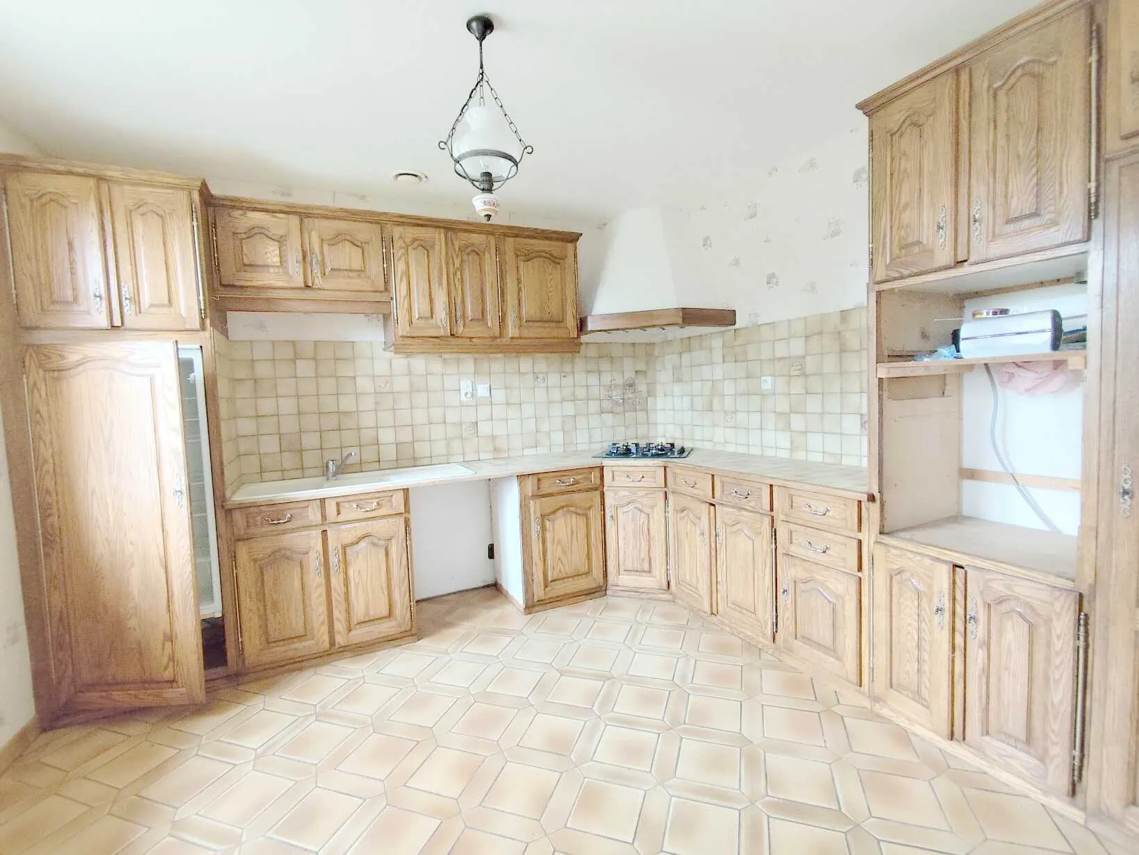 Maison spacieuse avec Annexe et terrain à Saint Victeur - Investissez dès aujourd'hui 