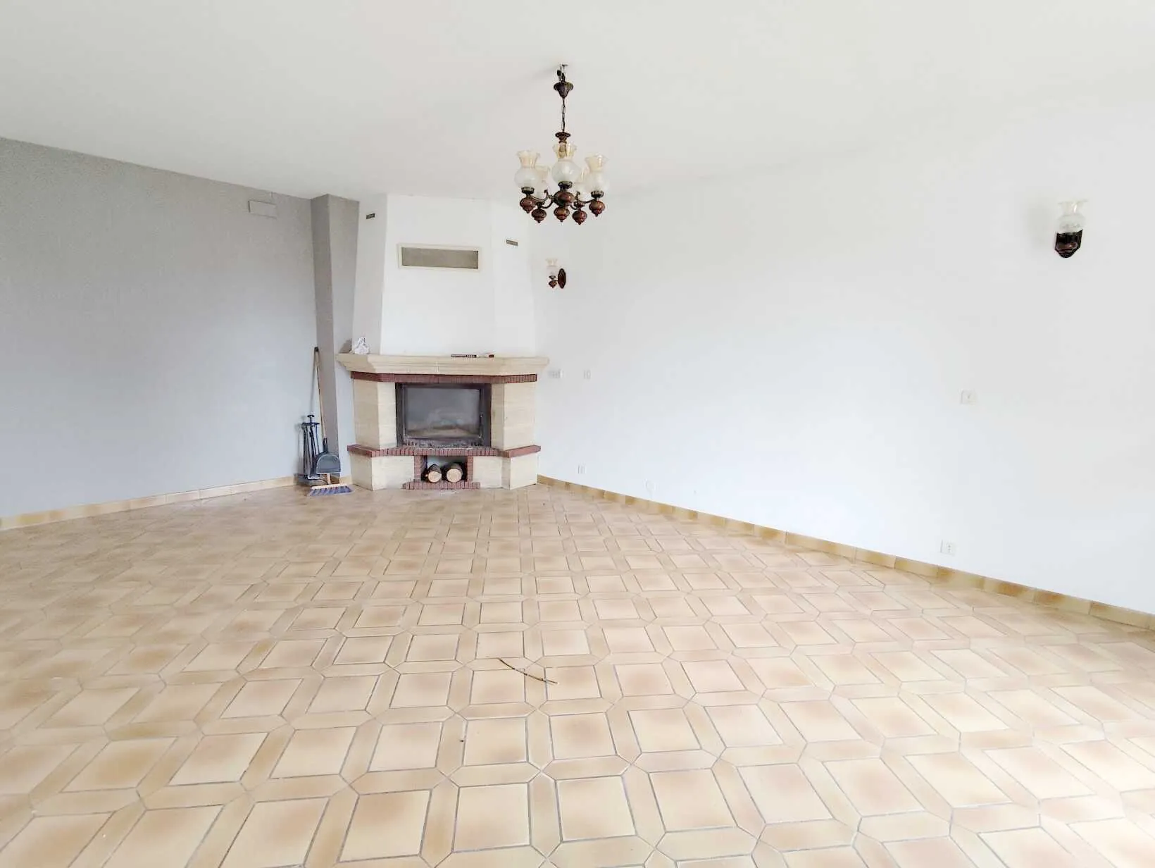 Maison spacieuse avec Annexe et terrain à Saint Victeur - Investissez dès aujourd'hui 