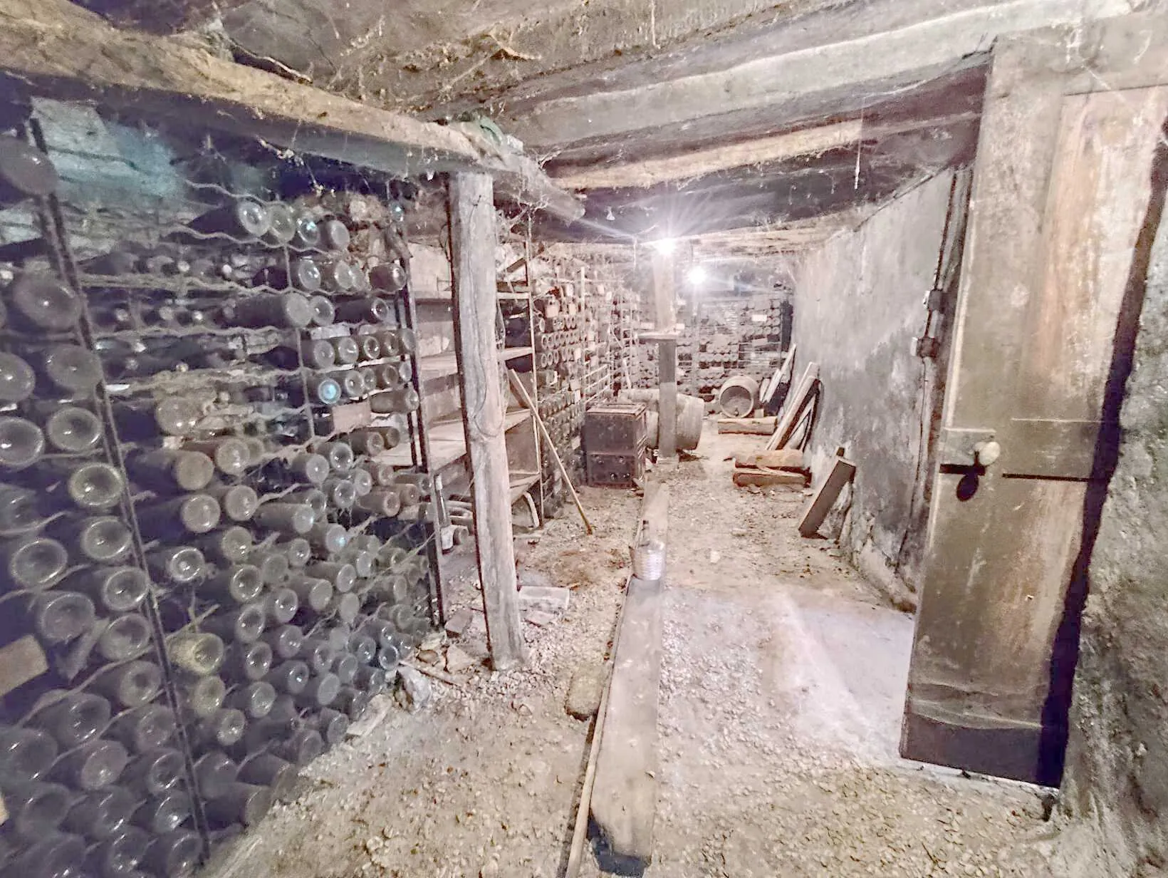 Maison spacieuse avec Annexe et terrain à Saint Victeur - Investissez dès aujourd'hui 