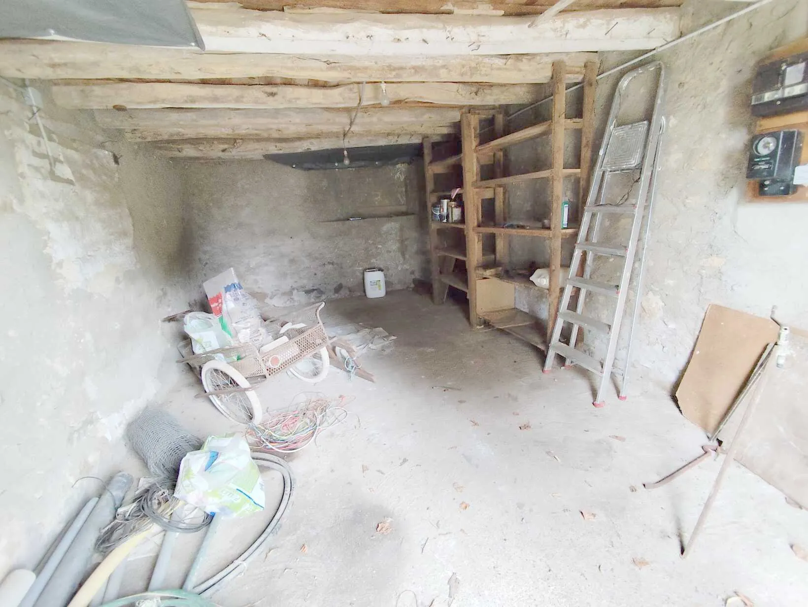 Maison spacieuse avec Annexe et terrain à Saint Victeur - Investissez dès aujourd'hui 