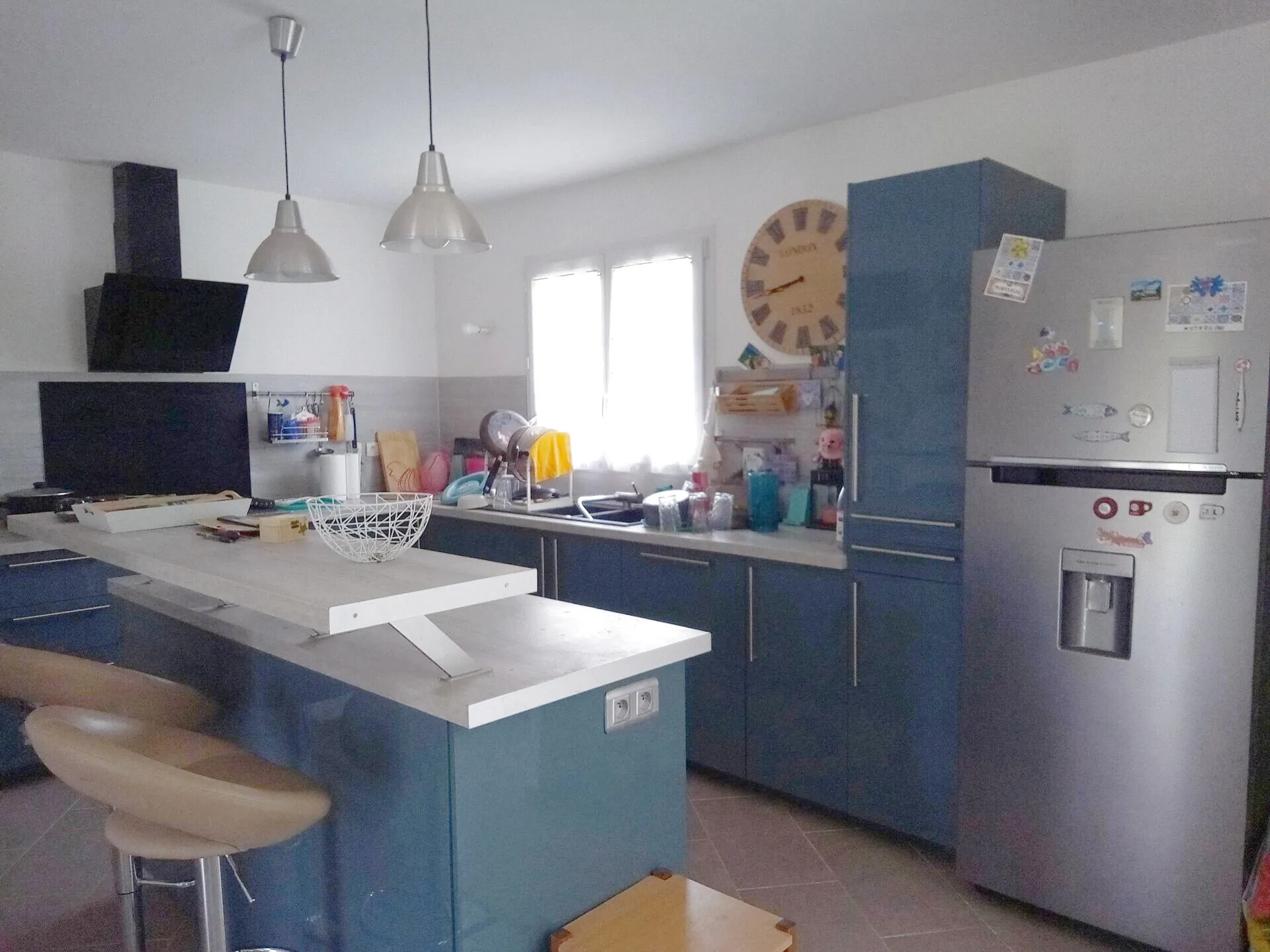 Maison moderne avec 4 chambres et grand terrain à Saint-Léger-le-Petit 