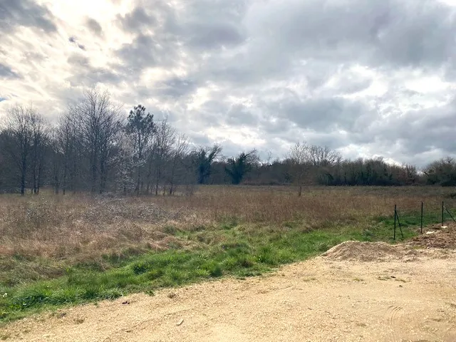 Terrain constructible à Lagorce – Idéal pour votre maison sur-mesure 