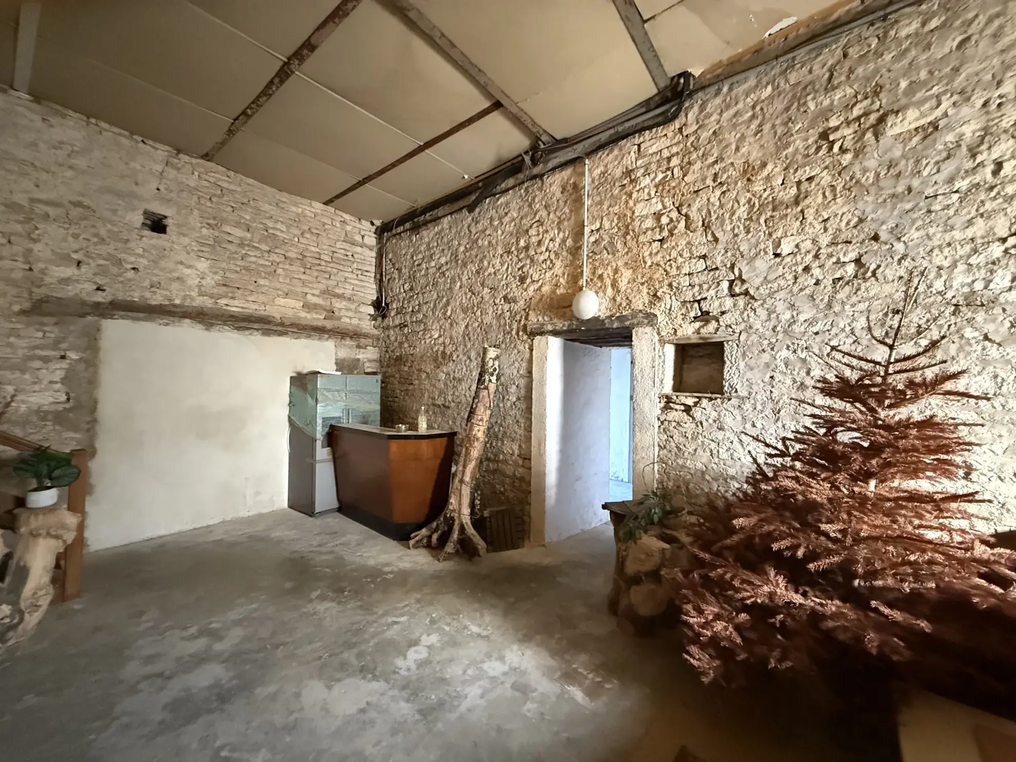 Investissement immobilier à Montbard avec 3 appartements et potentiel locatif élevé 