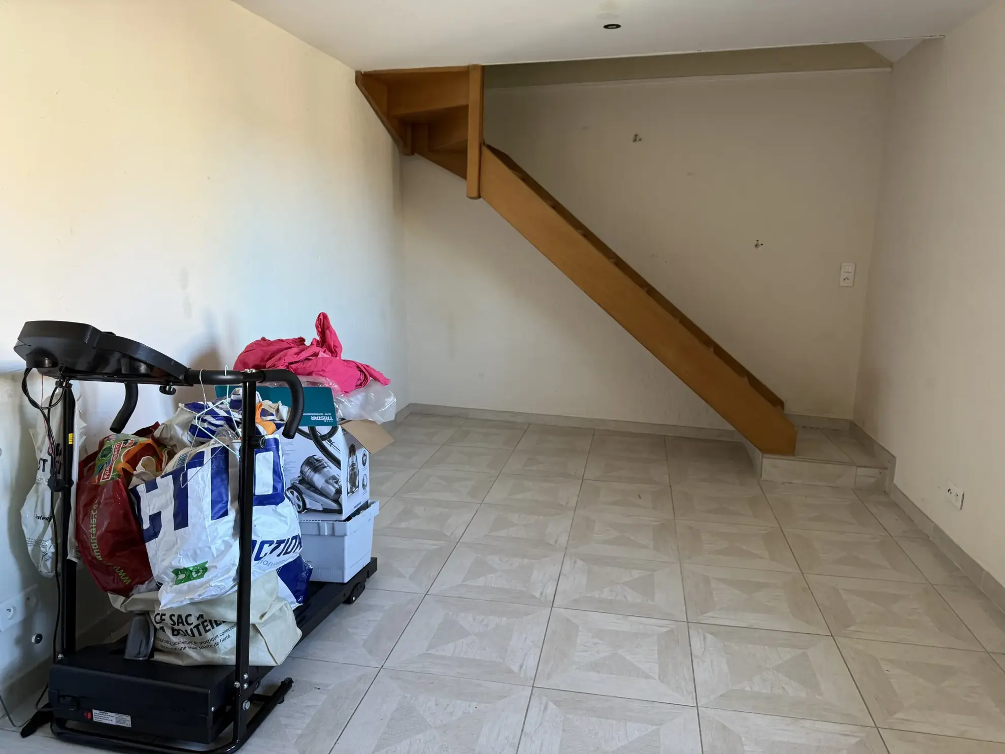 Investissement immobilier à Montbard avec 3 appartements et potentiel locatif élevé 