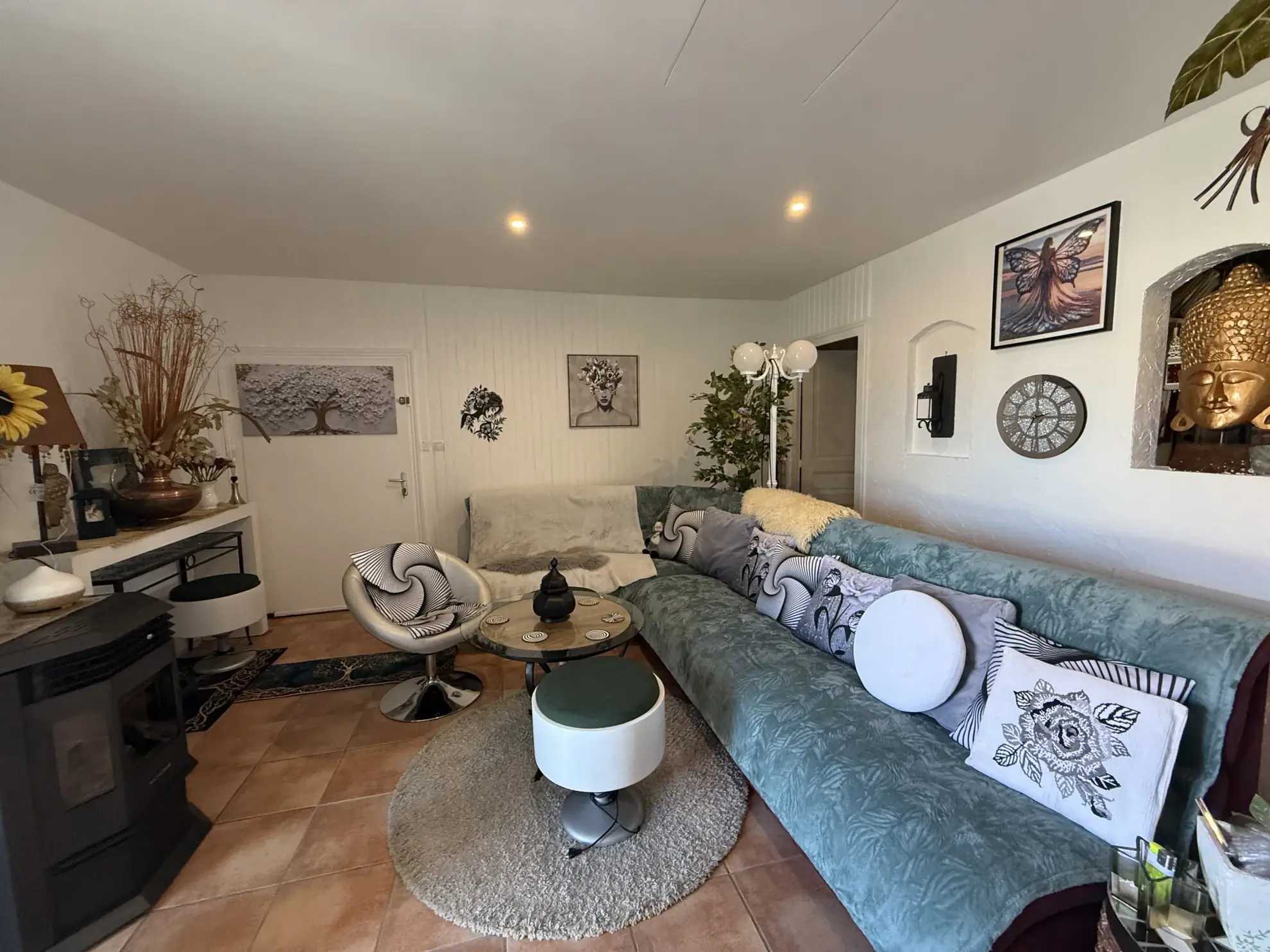 Investissement immobilier à Montbard avec 3 appartements et potentiel locatif élevé 