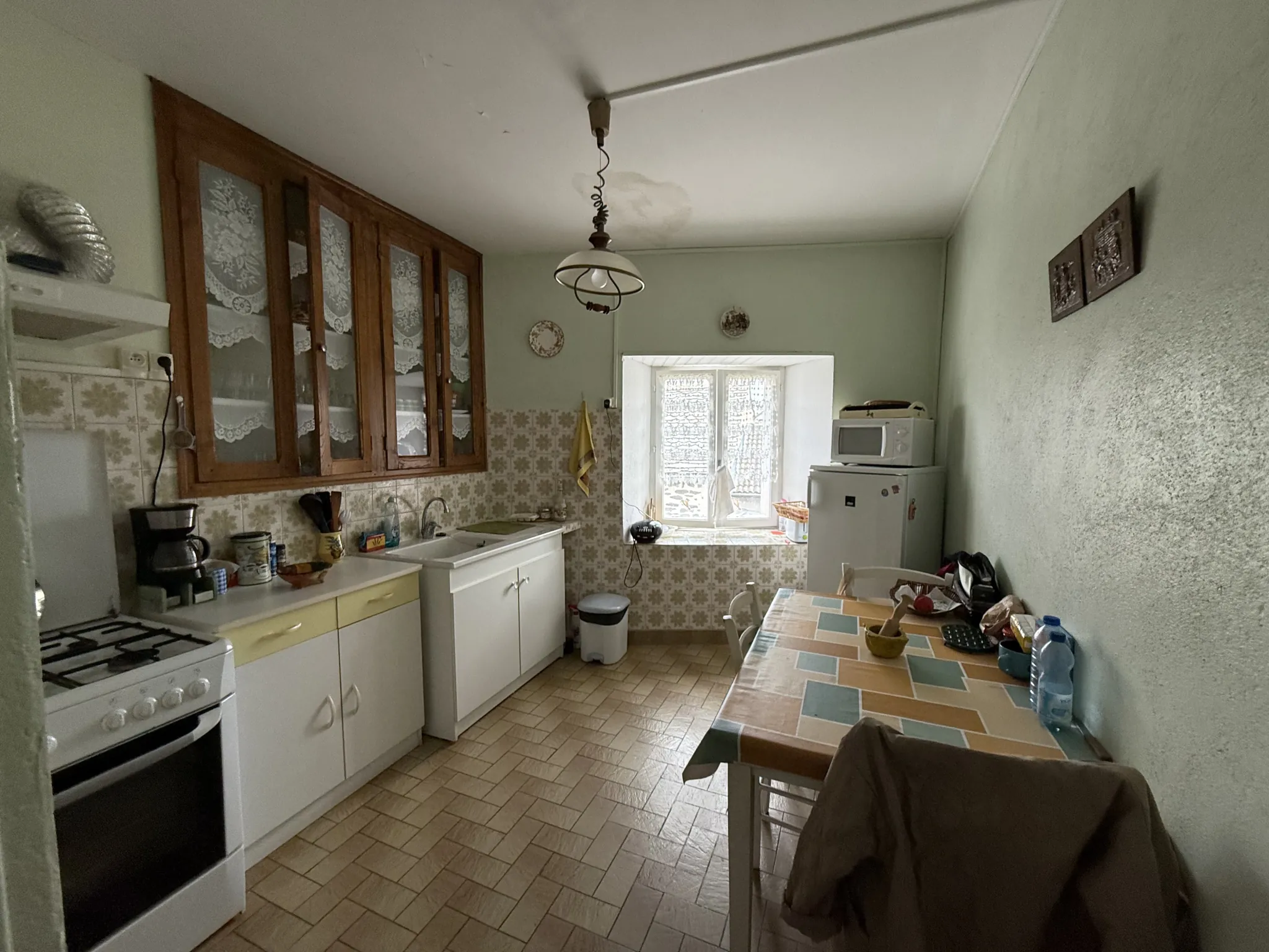 Maison de village à Saint-Front avec garage, proche commerces et 2 chambres 