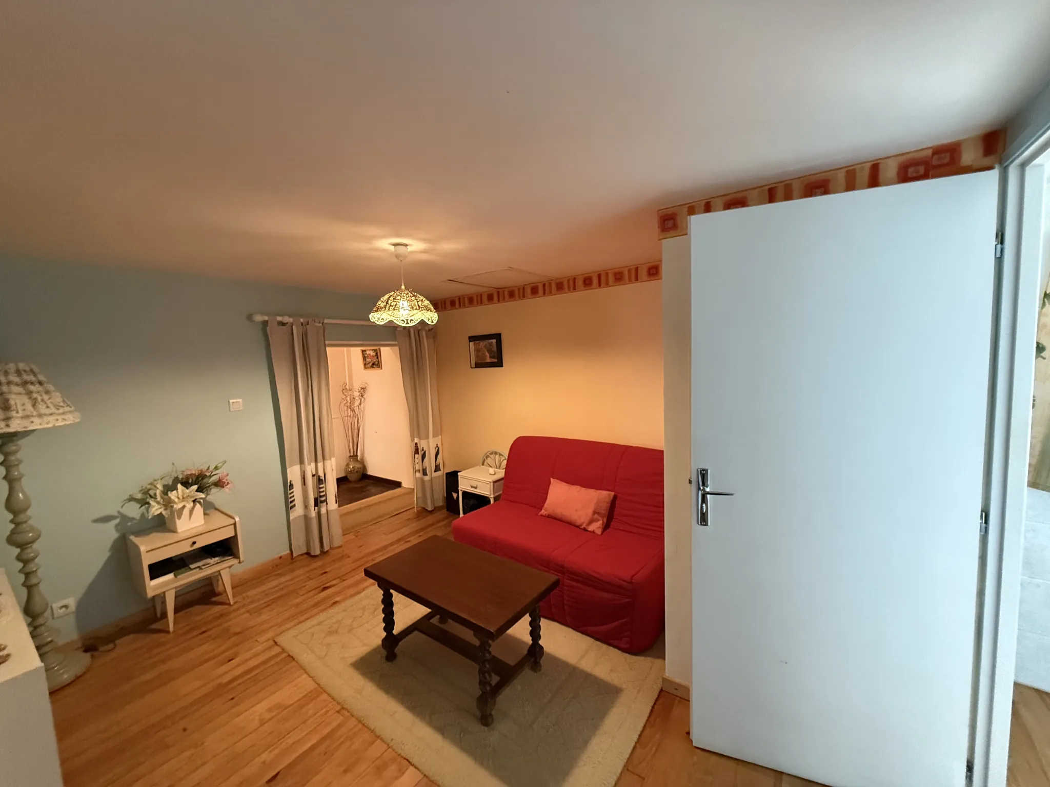 Maison de village à Saint-Front avec garage, proche commerces et 2 chambres