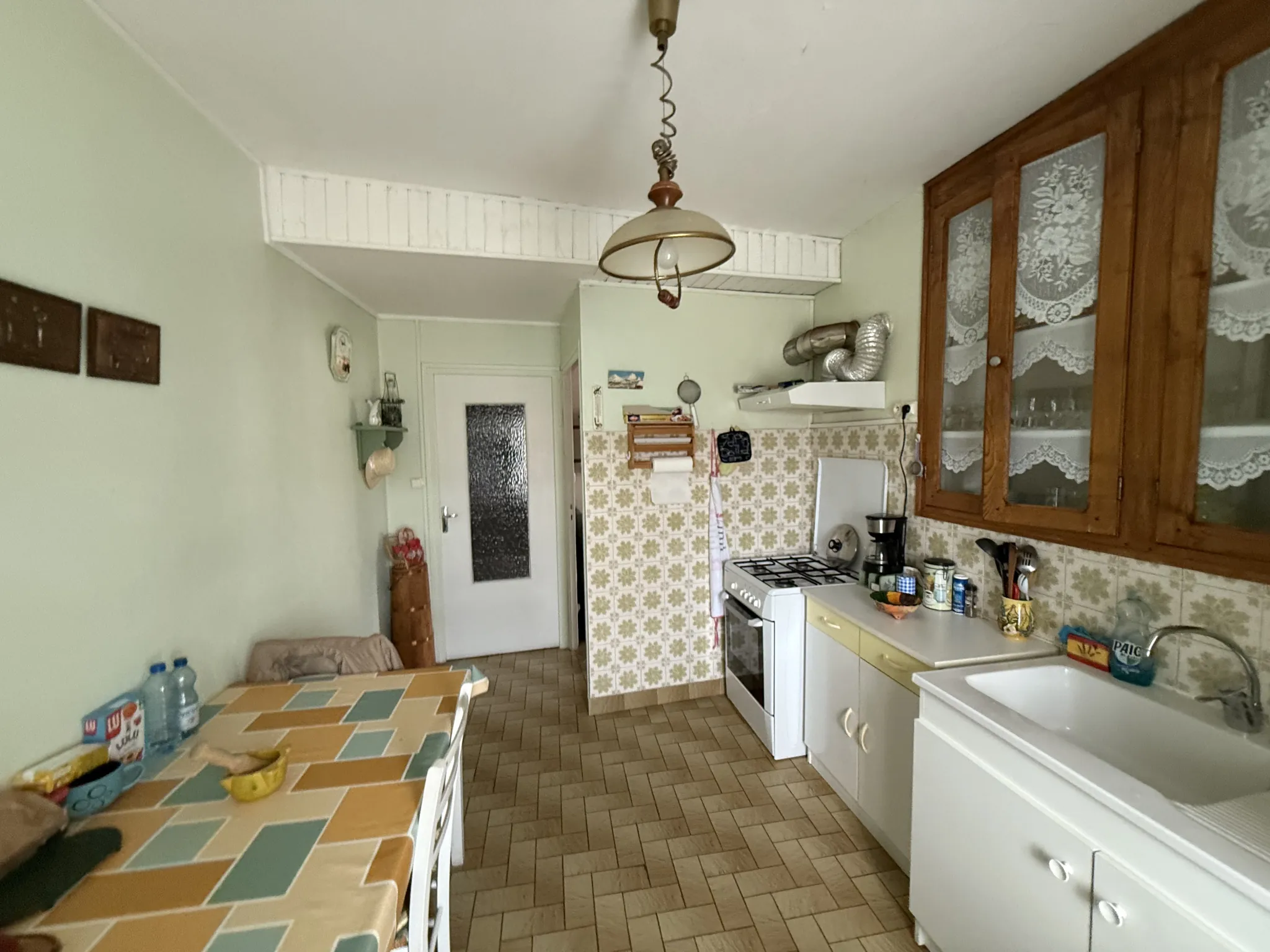 Maison de village à Saint-Front avec garage, proche commerces et 2 chambres 