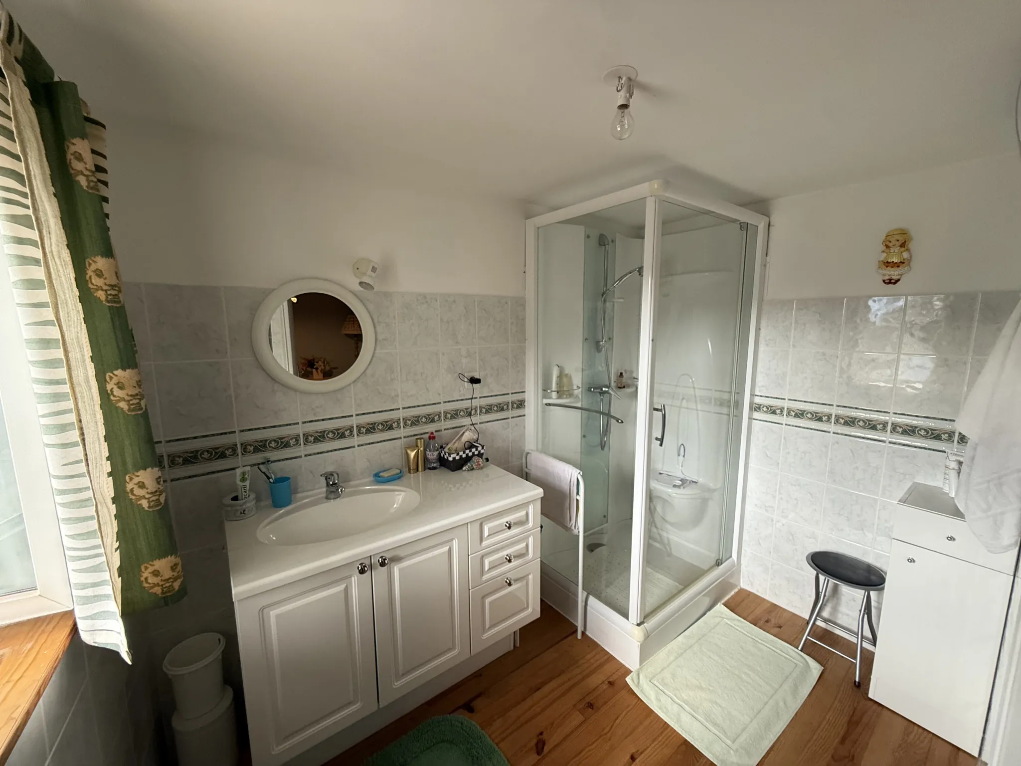 Maison de village à Saint-Front avec garage, proche commerces et 2 chambres 