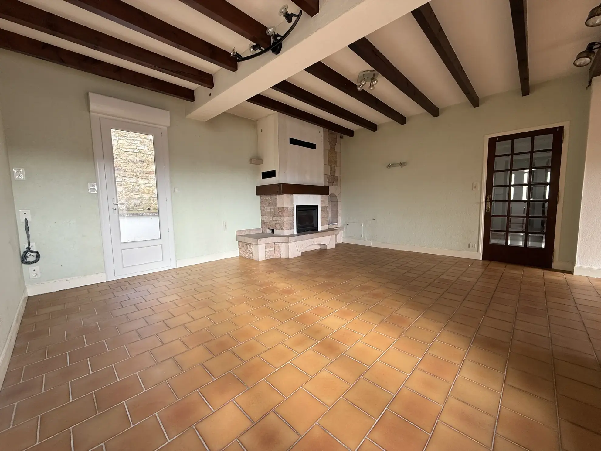 Vente maison spacieuse avec garage et terrasse à Saint Affrique 