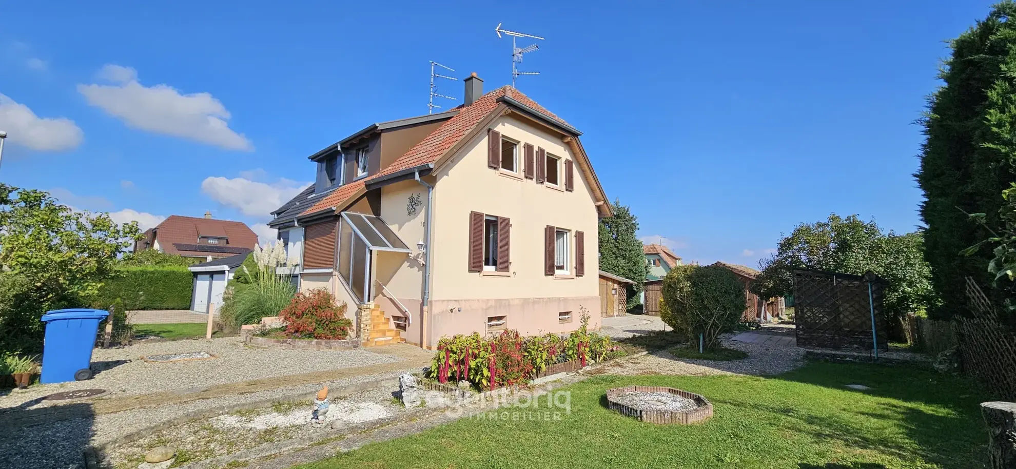 Maison mitoyenne à Wittelsheim avec vue sur les Vosges – Opportunité à rénover 