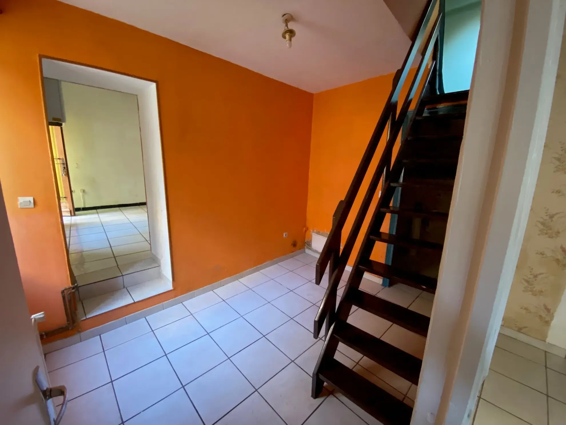 Appartement T2 bis à rénover de 48 m² au centre de Nîmes 