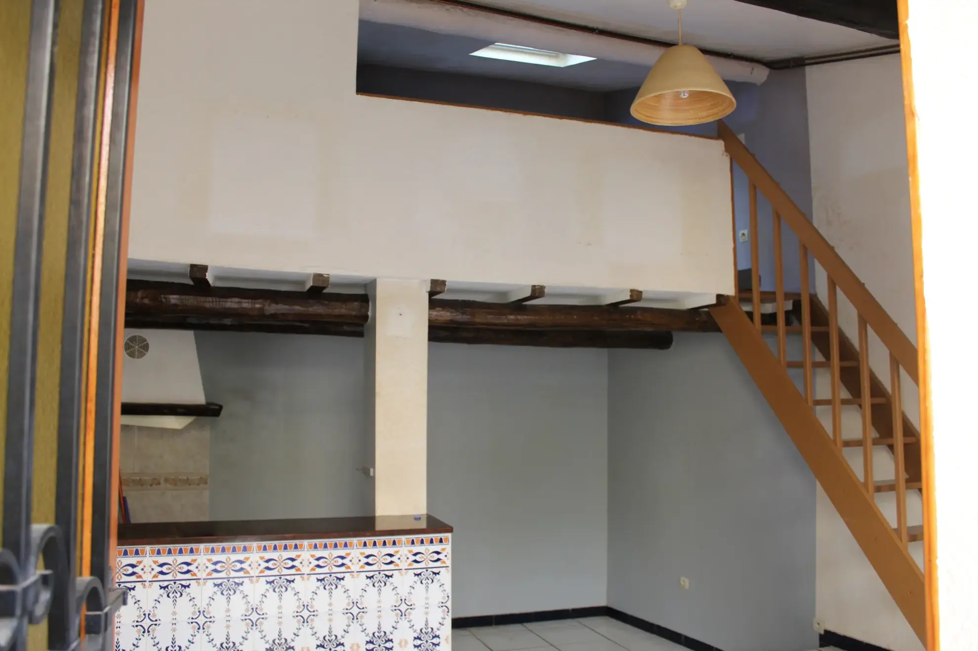 Appartement T2 bis à rénover de 48 m² au centre de Nîmes 