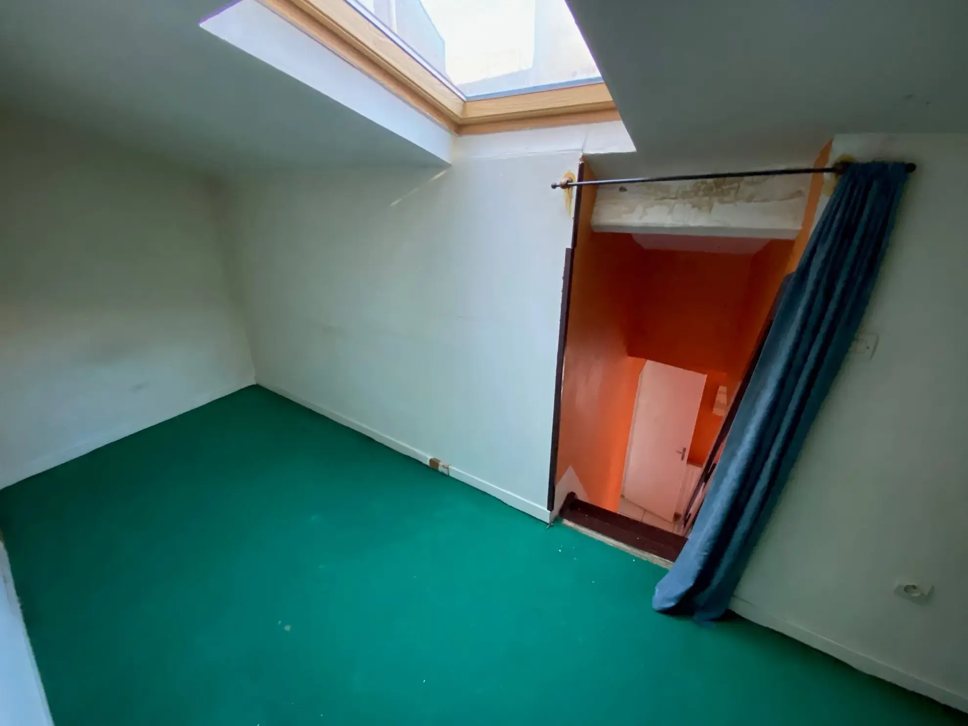 Appartement T2 bis à rénover de 48 m² au centre de Nîmes 