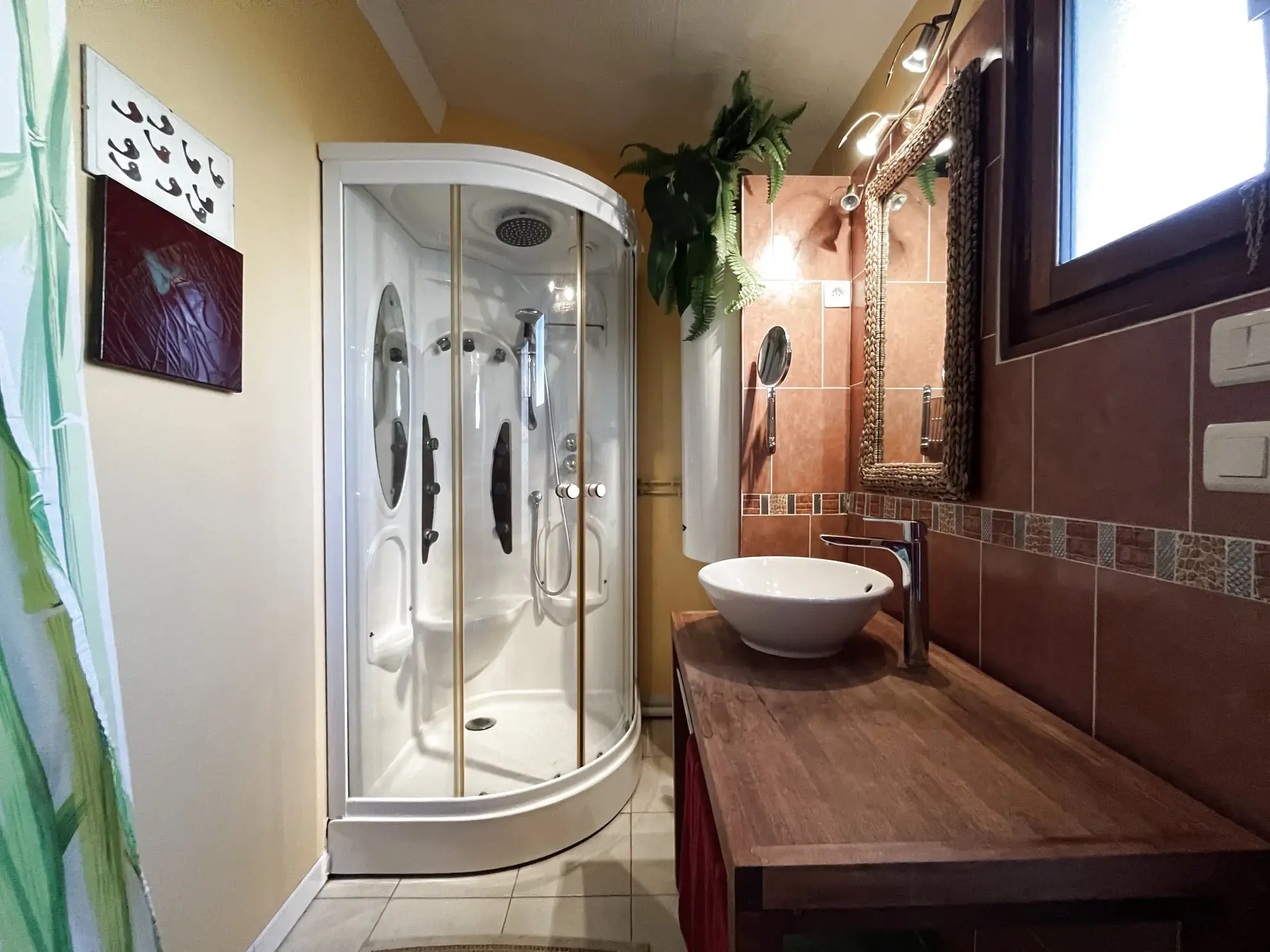 Villa à Montbrun-Des-Corbières avec jardin, piscine et garage 