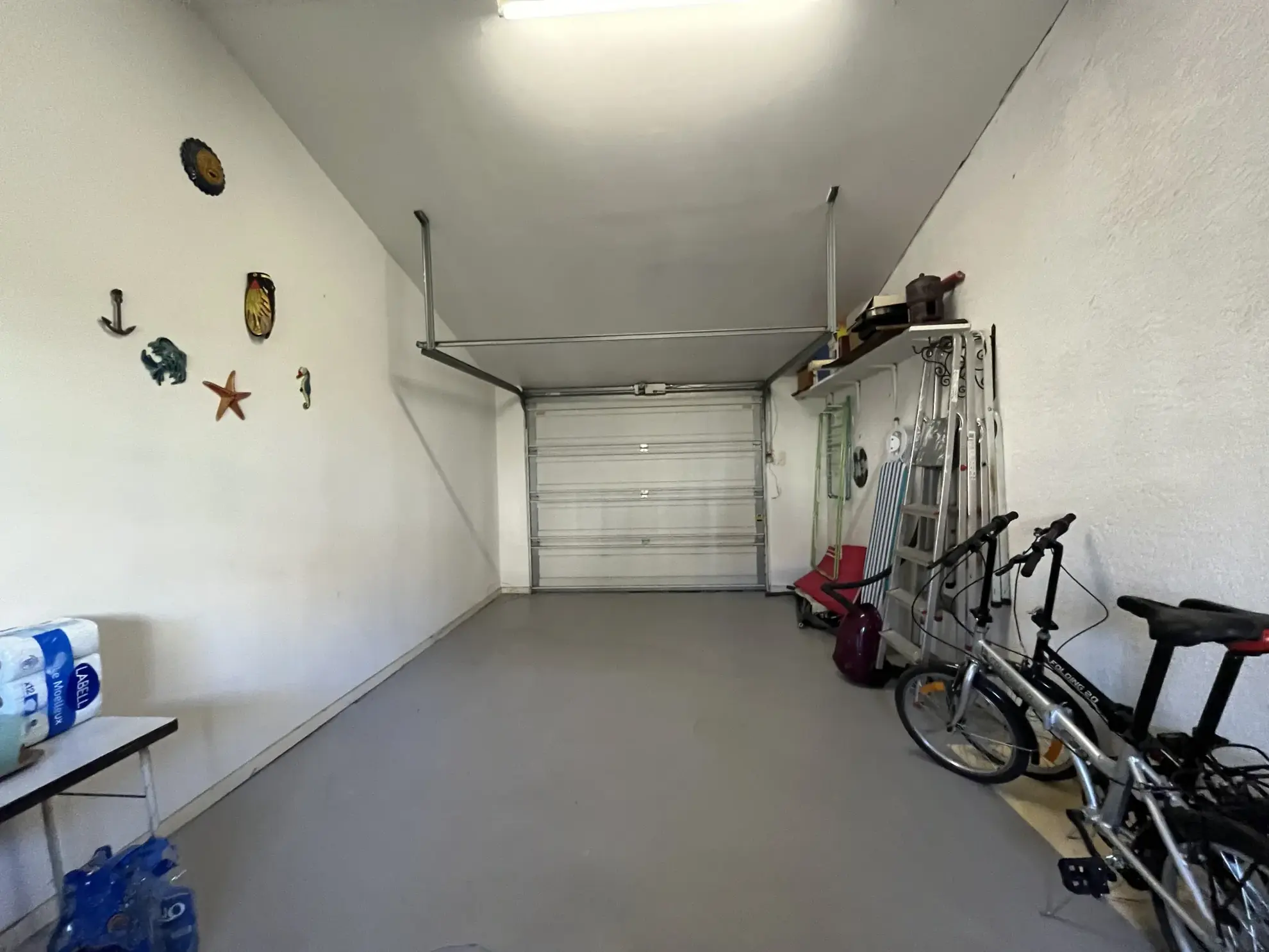 Villa à Montbrun-Des-Corbières avec jardin, piscine et garage 