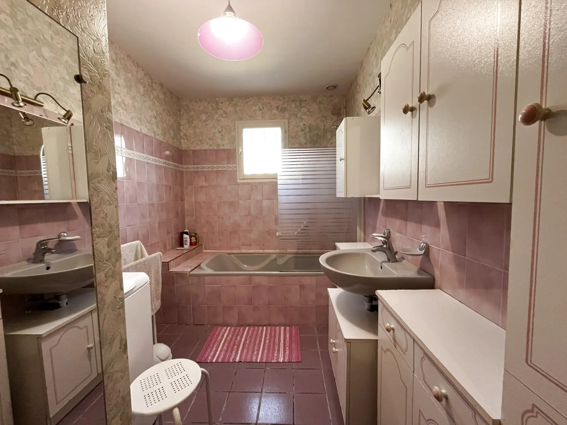 Villa à Montbrun-Des-Corbières avec jardin, piscine et garage 