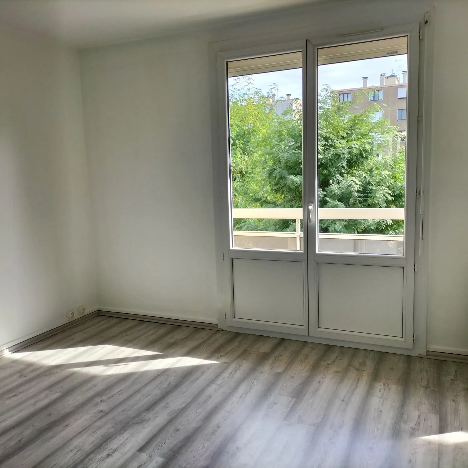 Appartement T4 à vendre à Lyon 8ème dans quartier Moulin à Vent 