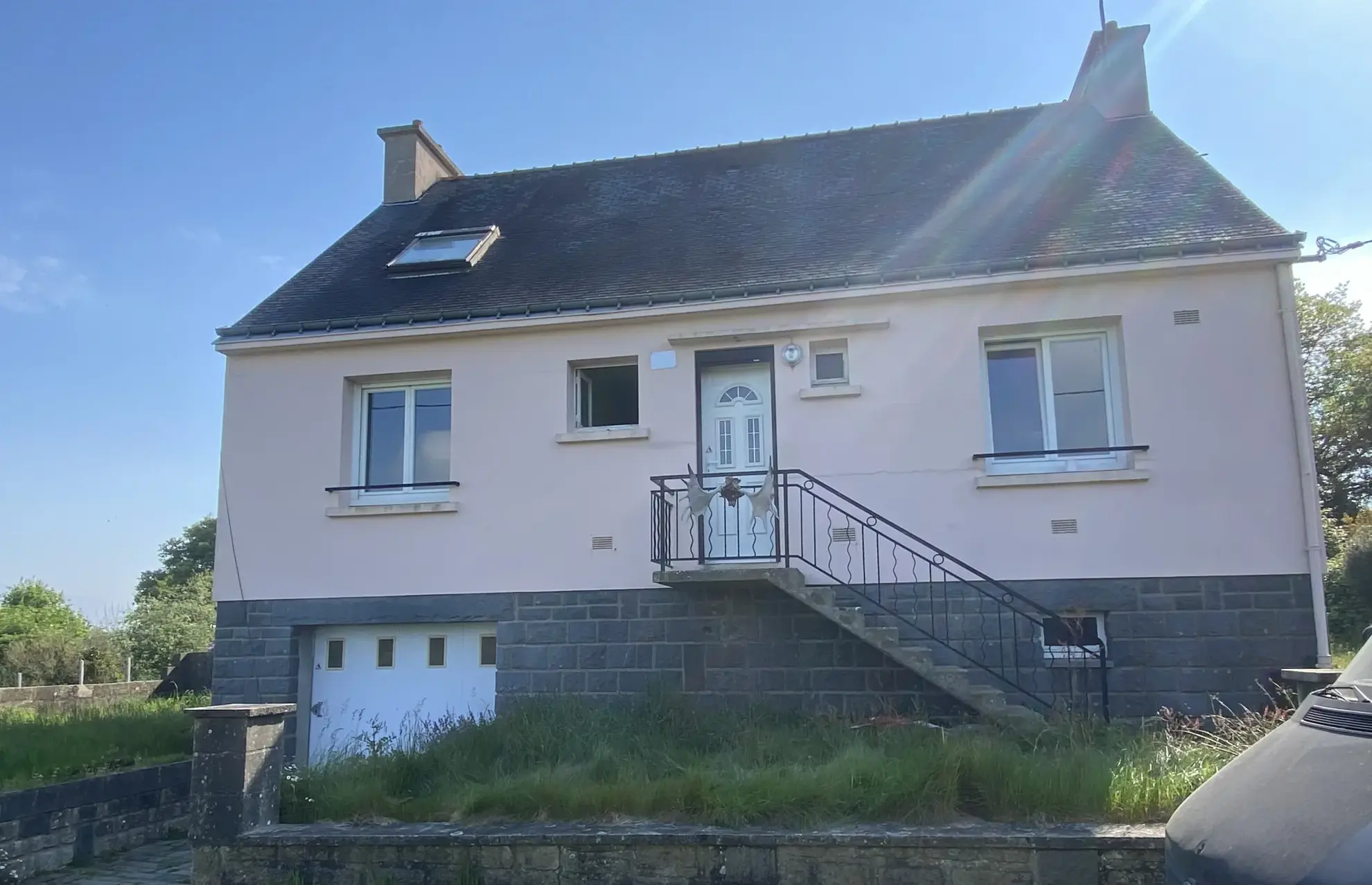 Maison à Guémené-sur-Scorff avec grand terrain et travaux à prévoir