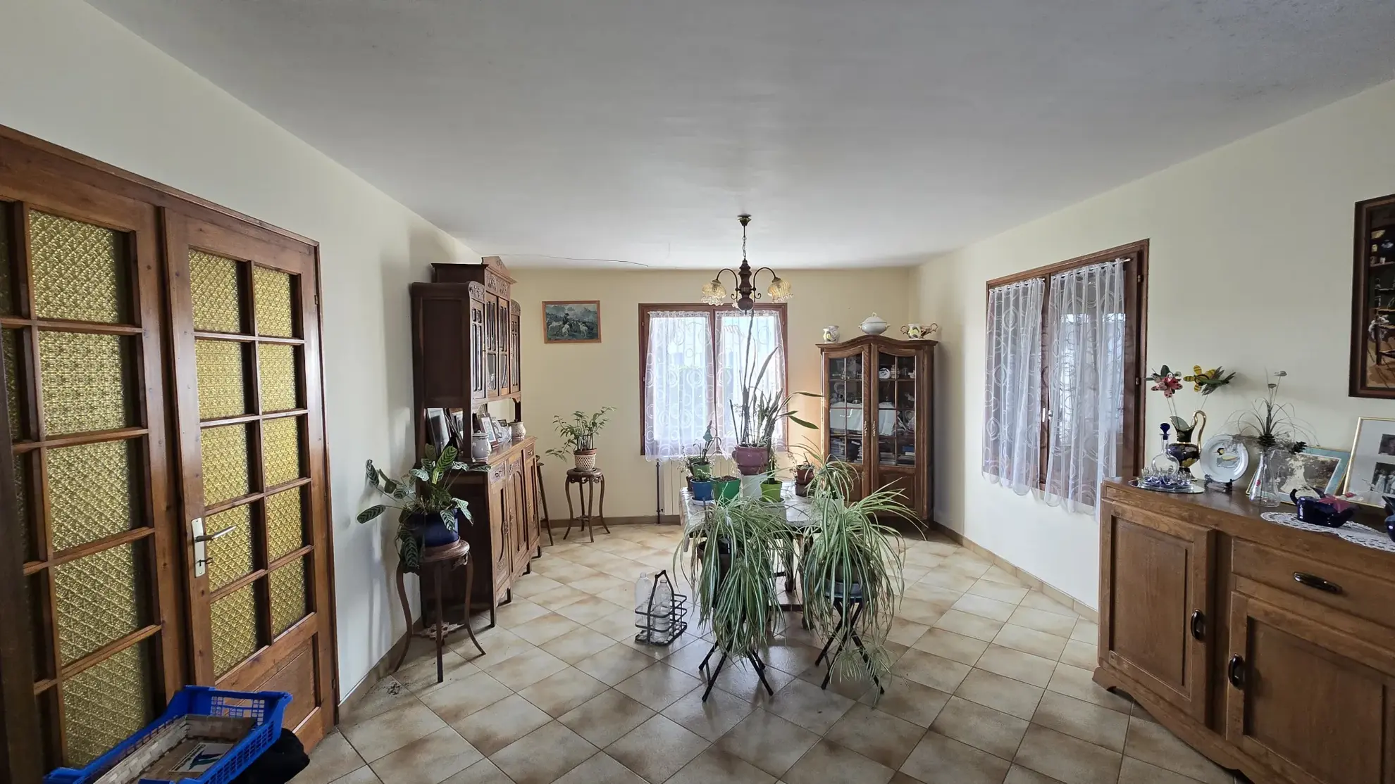 Maison à rafraîchir de 2 chambres avec garage à Saint Jean de liversay 